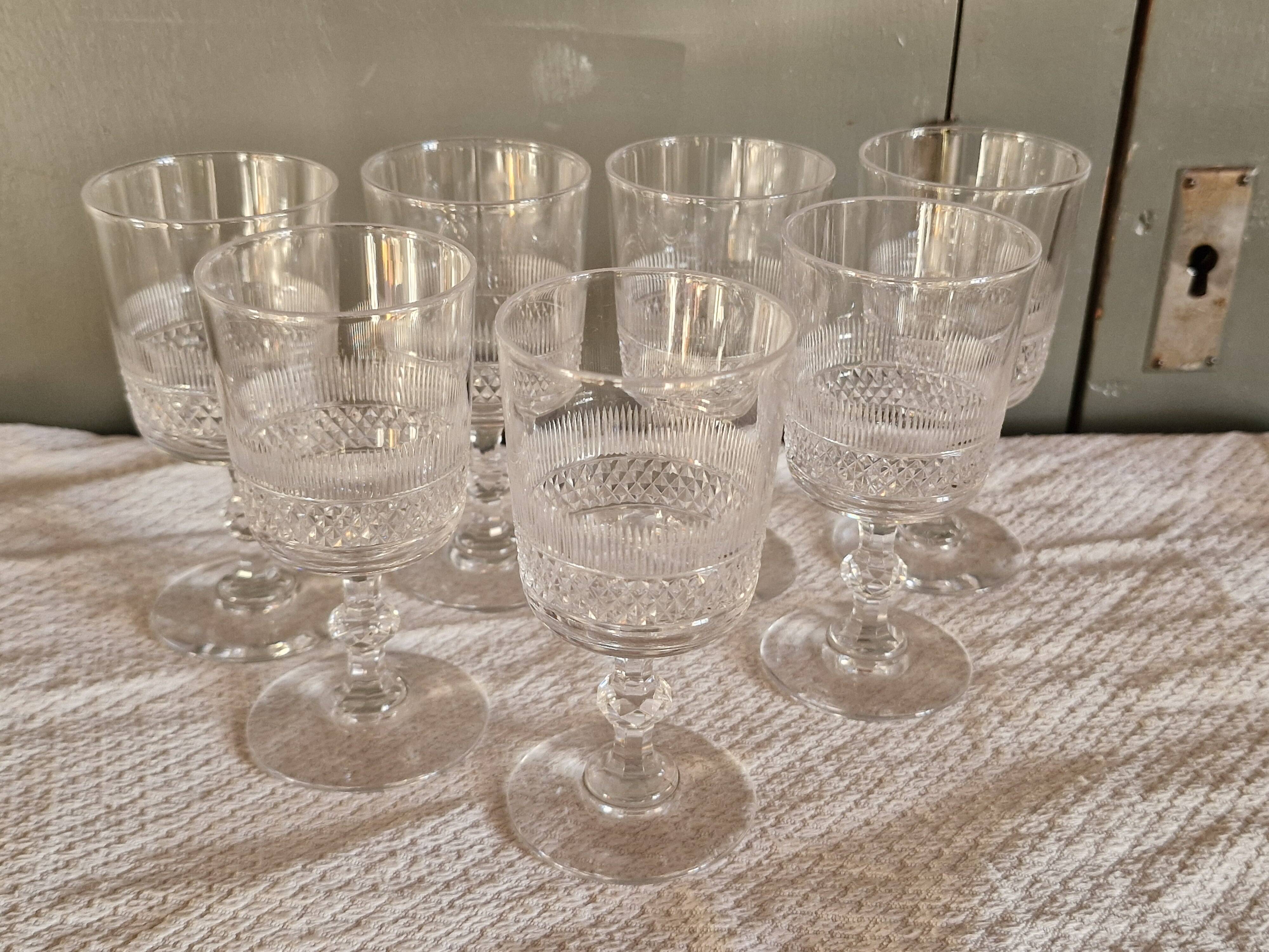 7 White Wine Glasses Baccarat - Diamond Points, Circa 1880