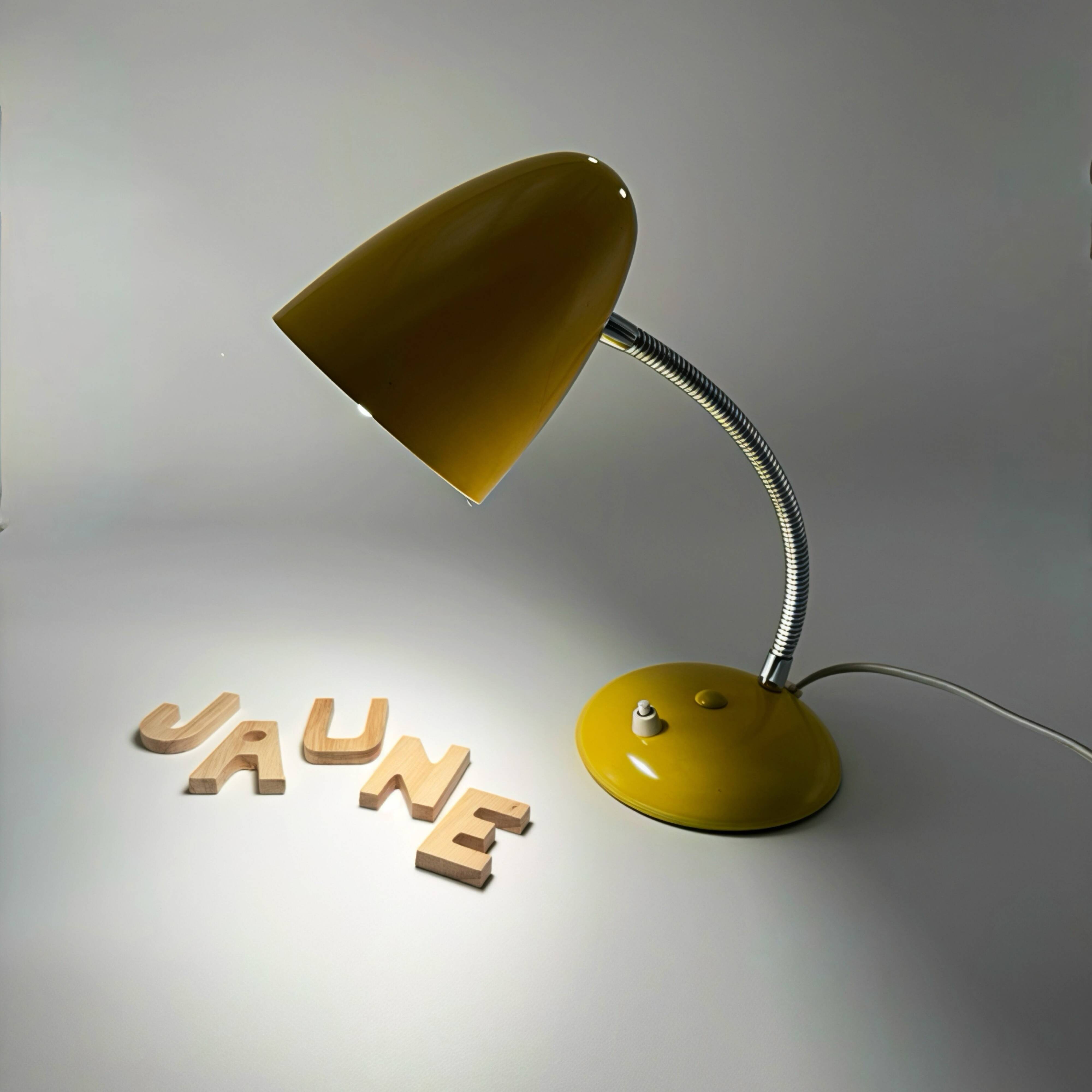 Vintage yellow cocotte lamp Igor Paris
