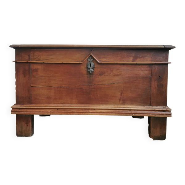 Buffet, malle vendéenne ancienne