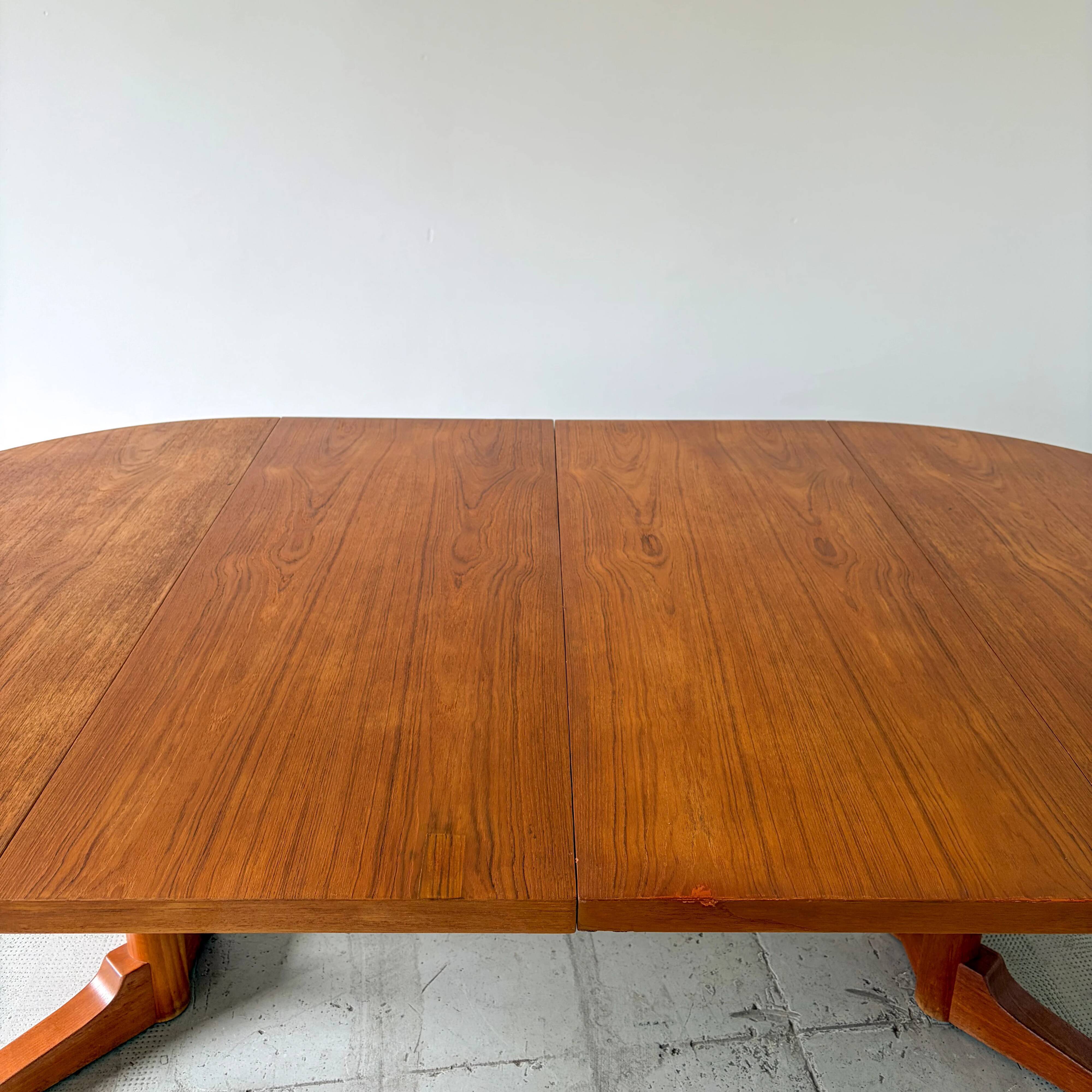 Table à manger ronde en teck Silkeborg avec rallonges