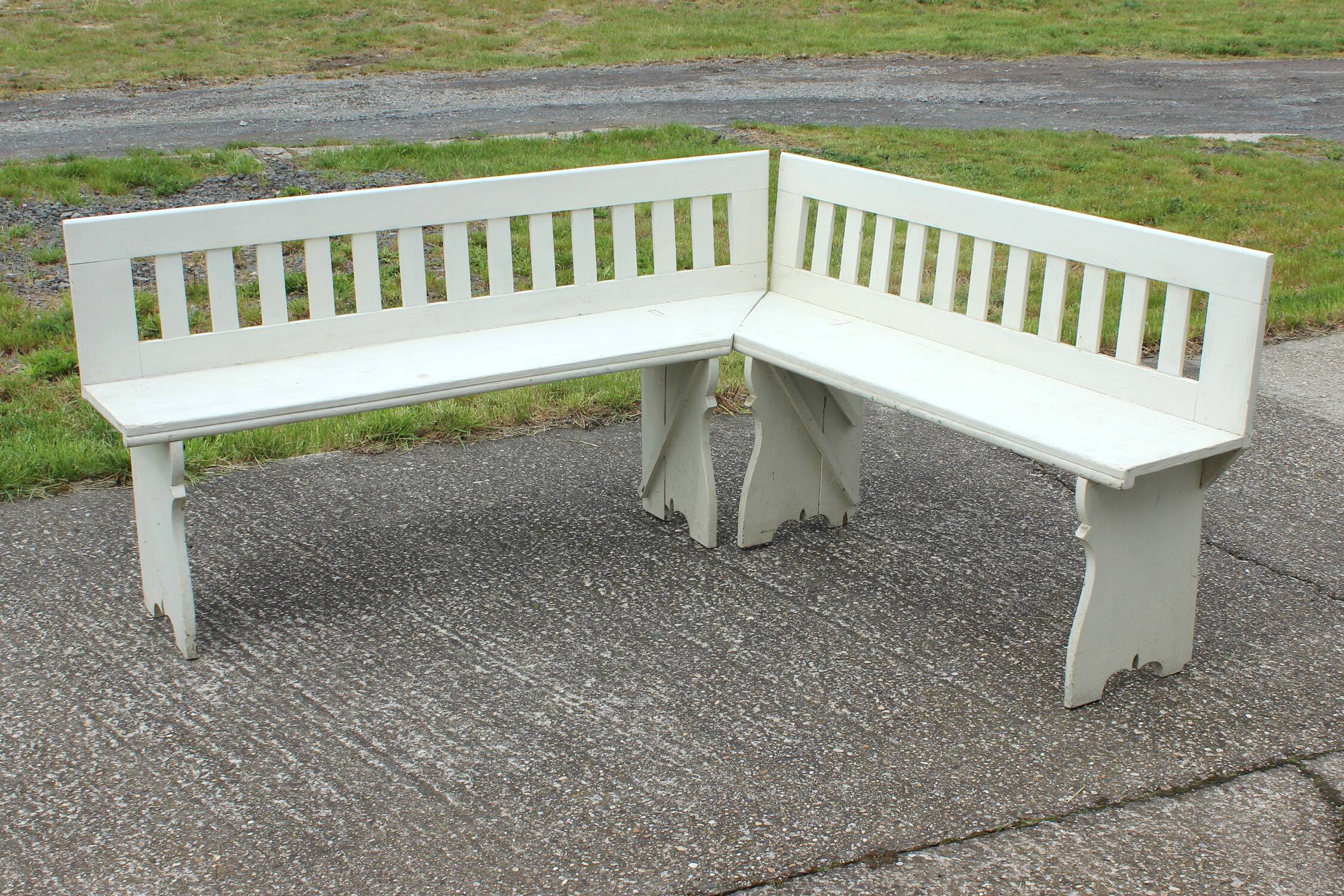 Bancs d'angle ancien, Tchécoslovaquie années 1940