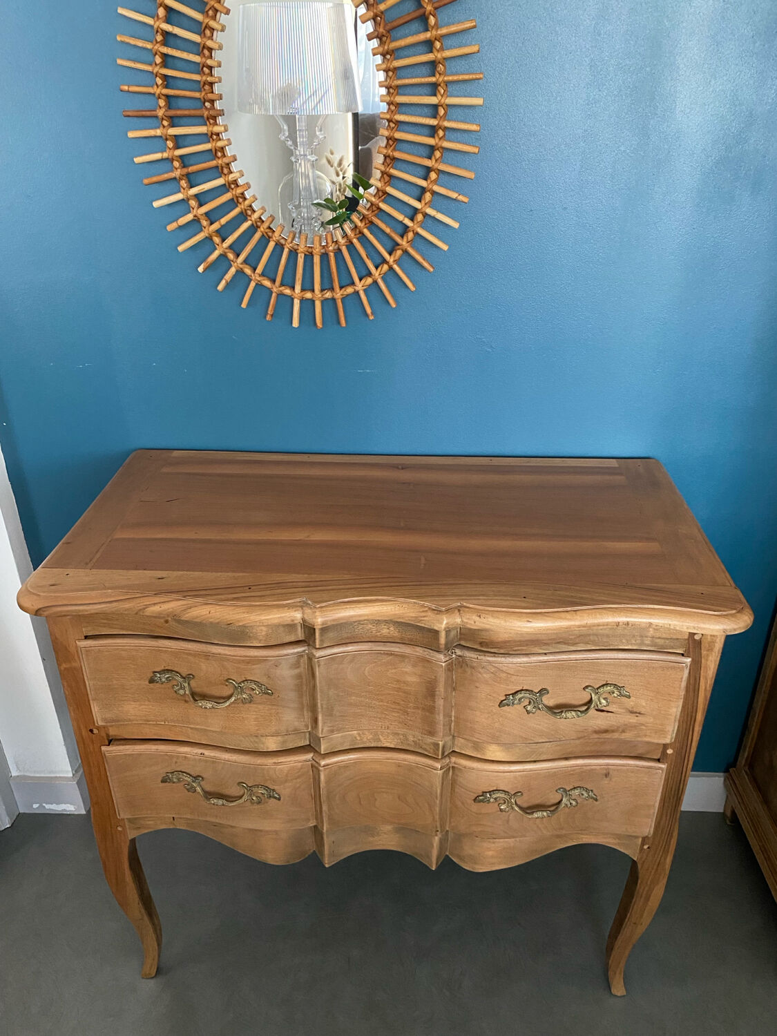 Commode sauteuse arbalète