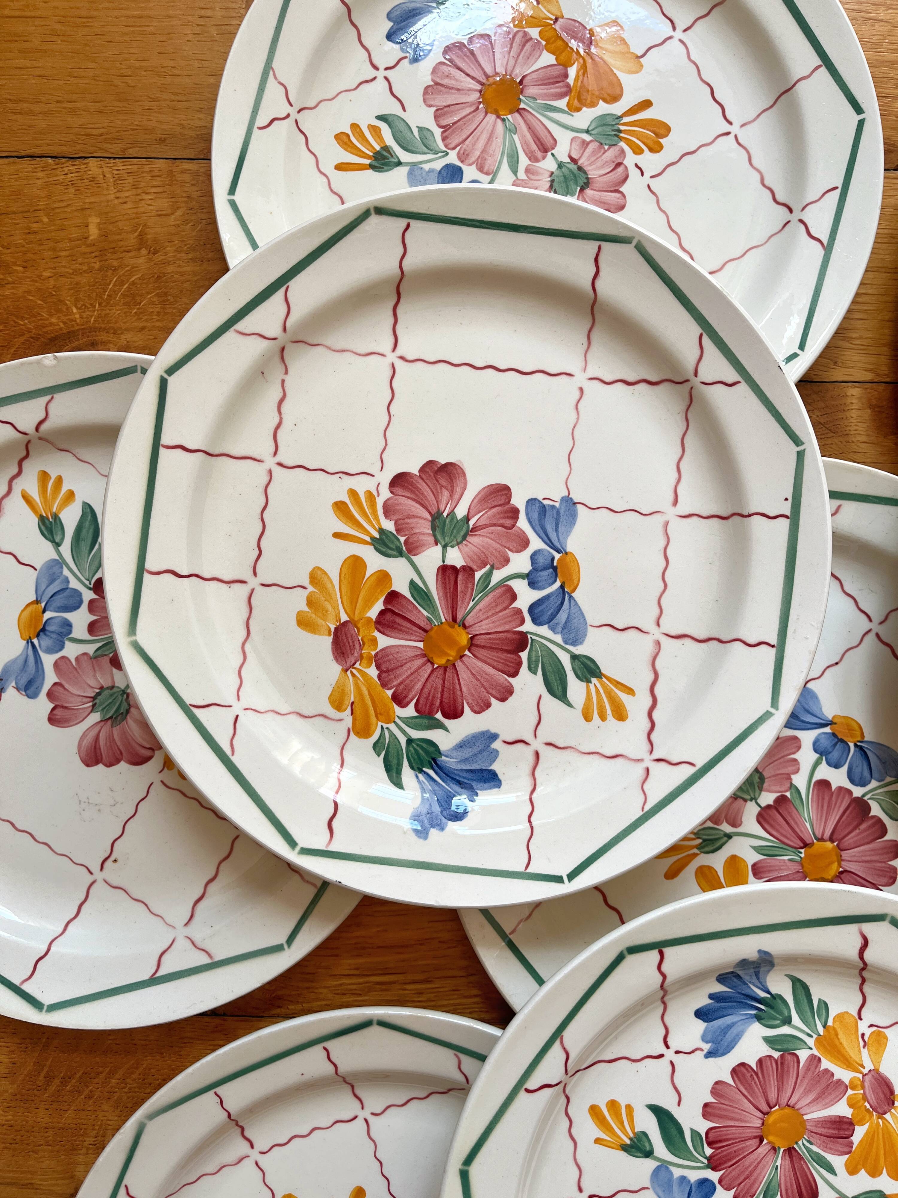 8 flat plates in Grasse earthenware, HBCM (Hippolyte Boulenger, Creil Montereau)