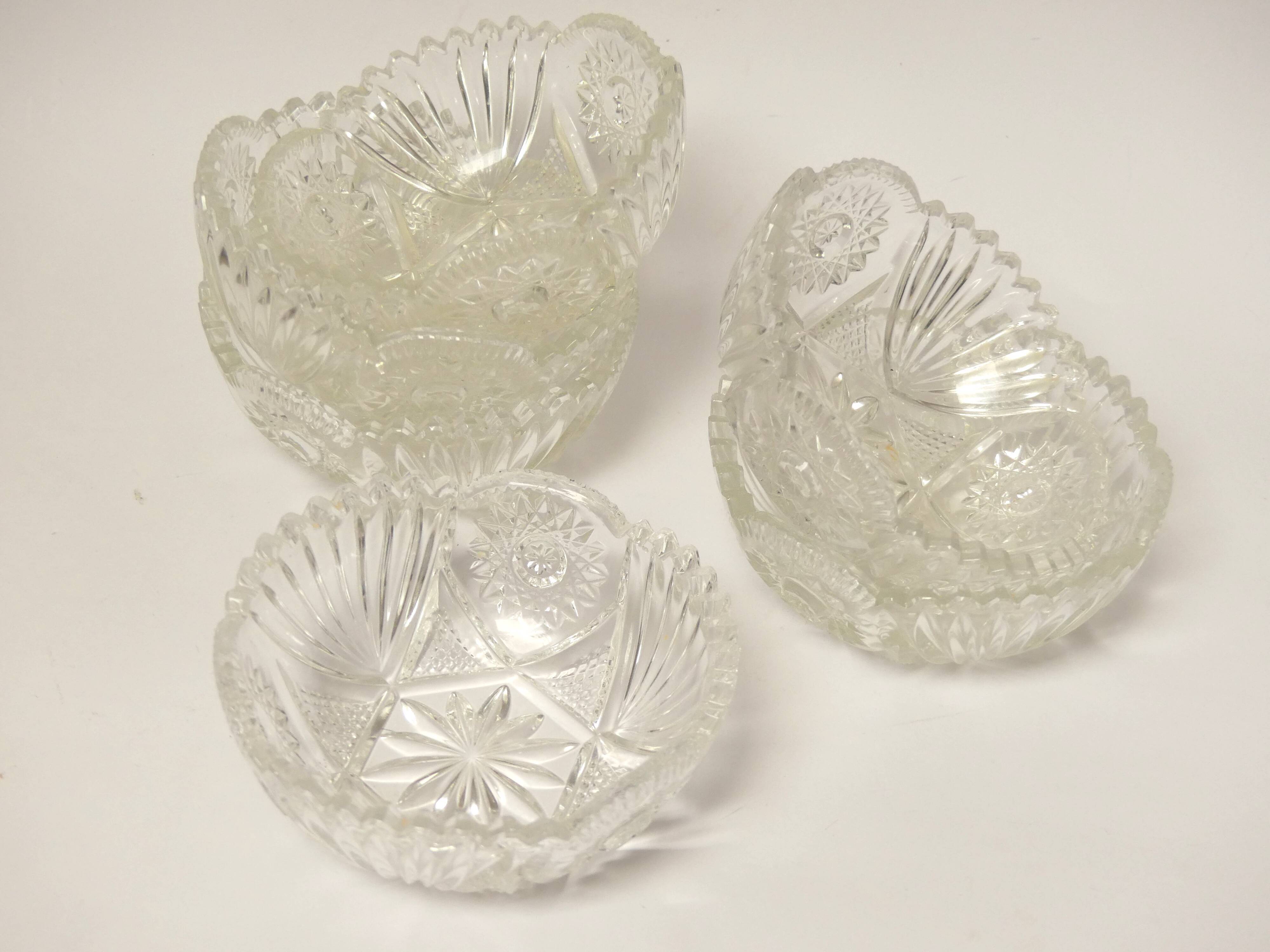 6 cups in chiseled glass