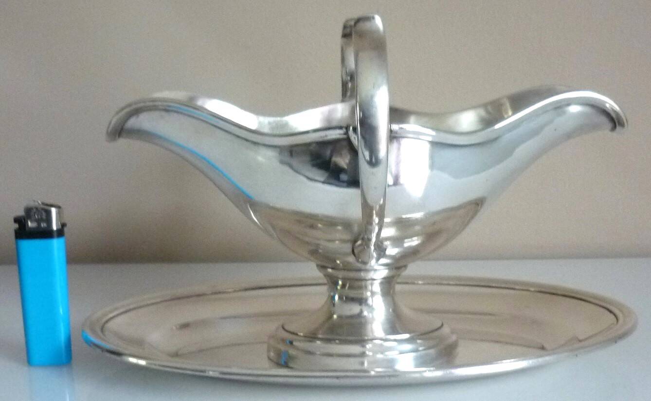 Large gravy boat on its frame, silver metal Cailar Bayard, 19th century
