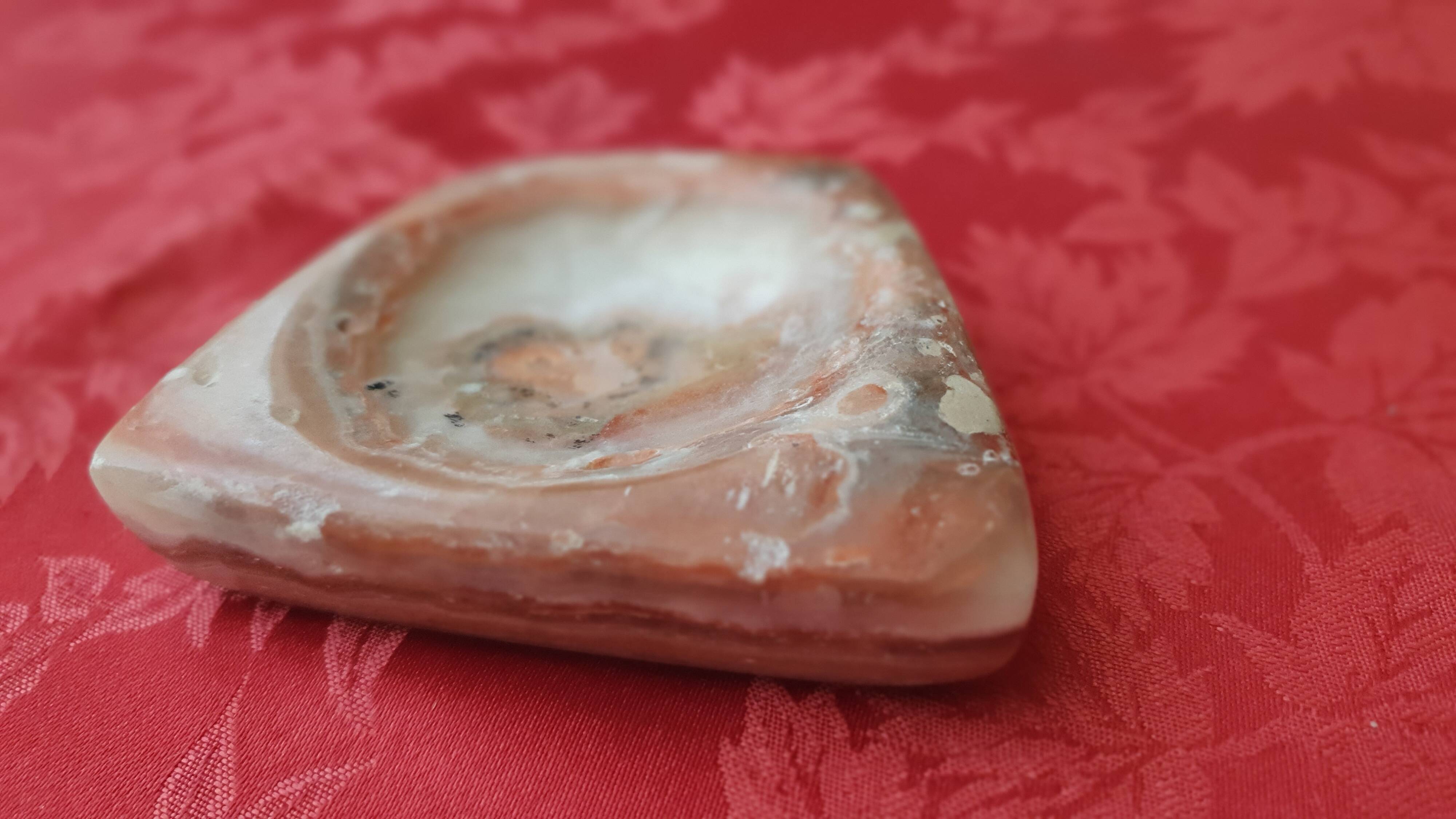 Polished agate soap dish or ashtray