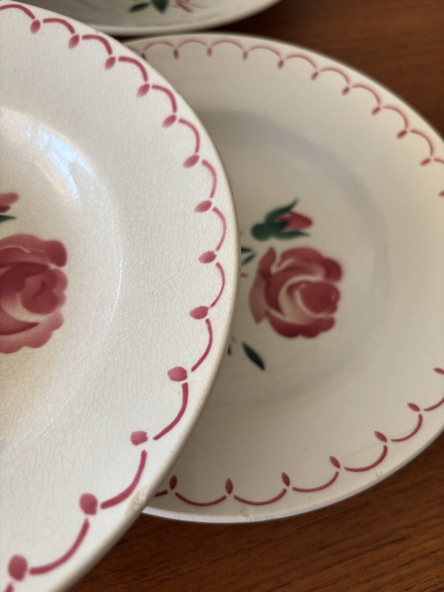 Set of 6 antique deep plates in earthenware • Red rose decoration