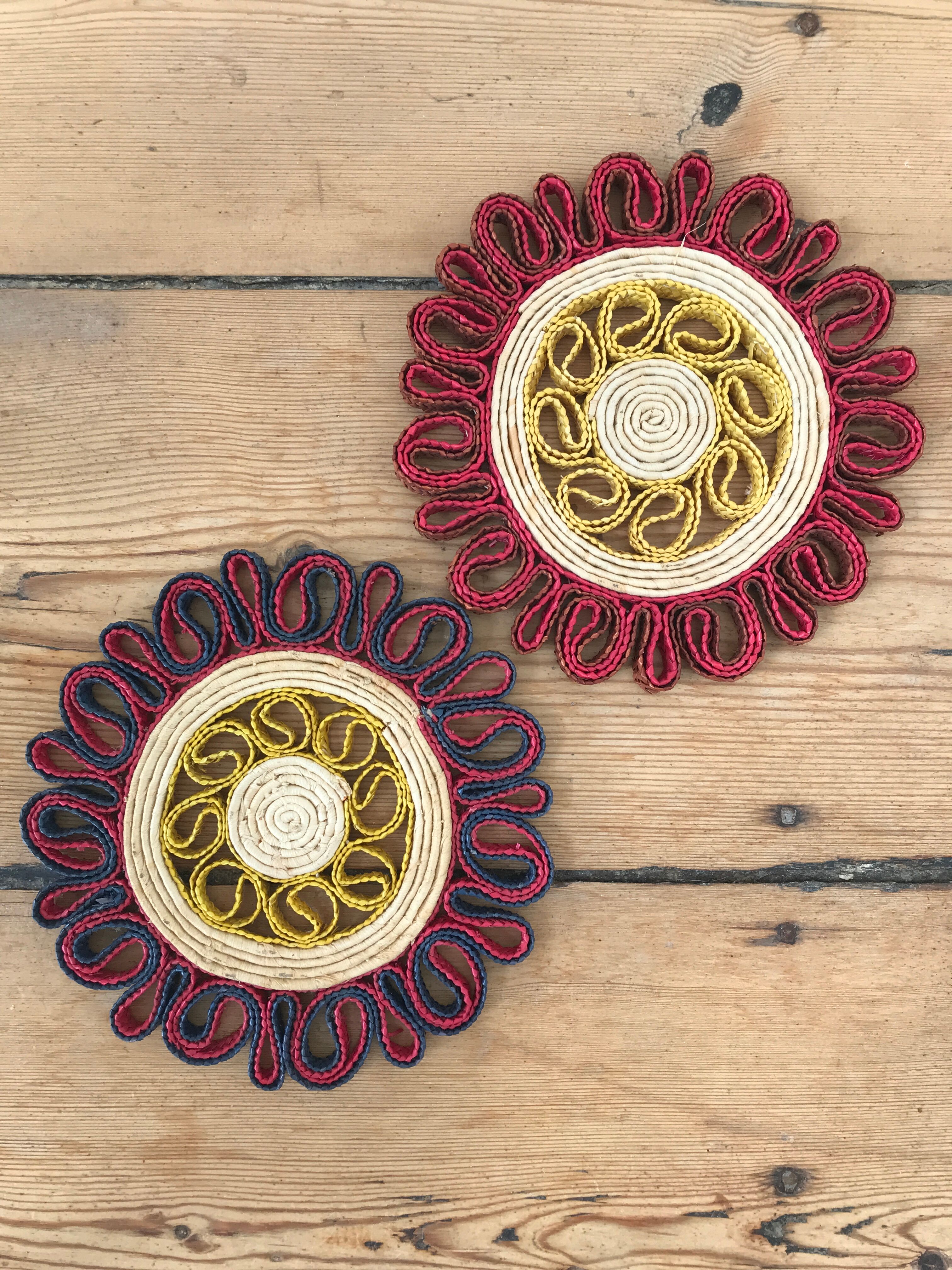 Set of 2 natural braided round underbody year 70