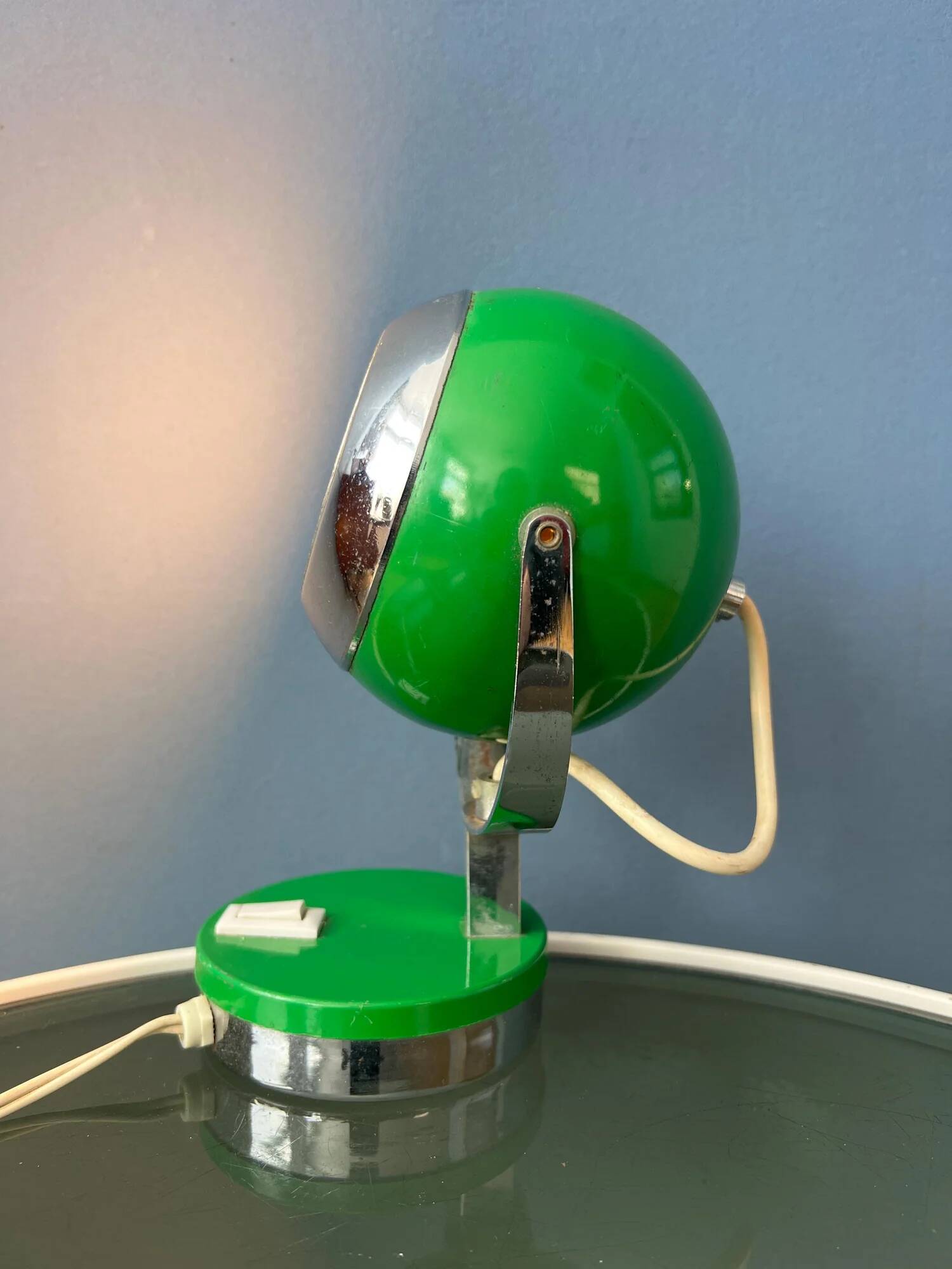 Vintage green space age eyeball table lamp