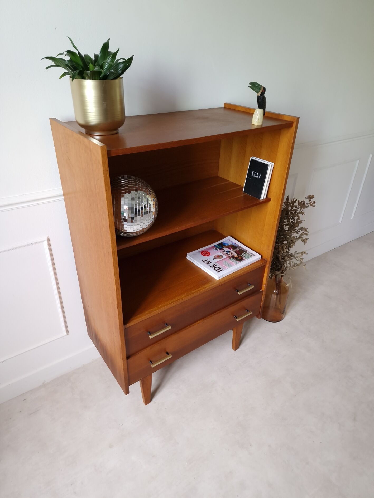 Vintage shelf