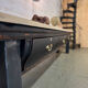 Ancien billot de boucher sur pied acier