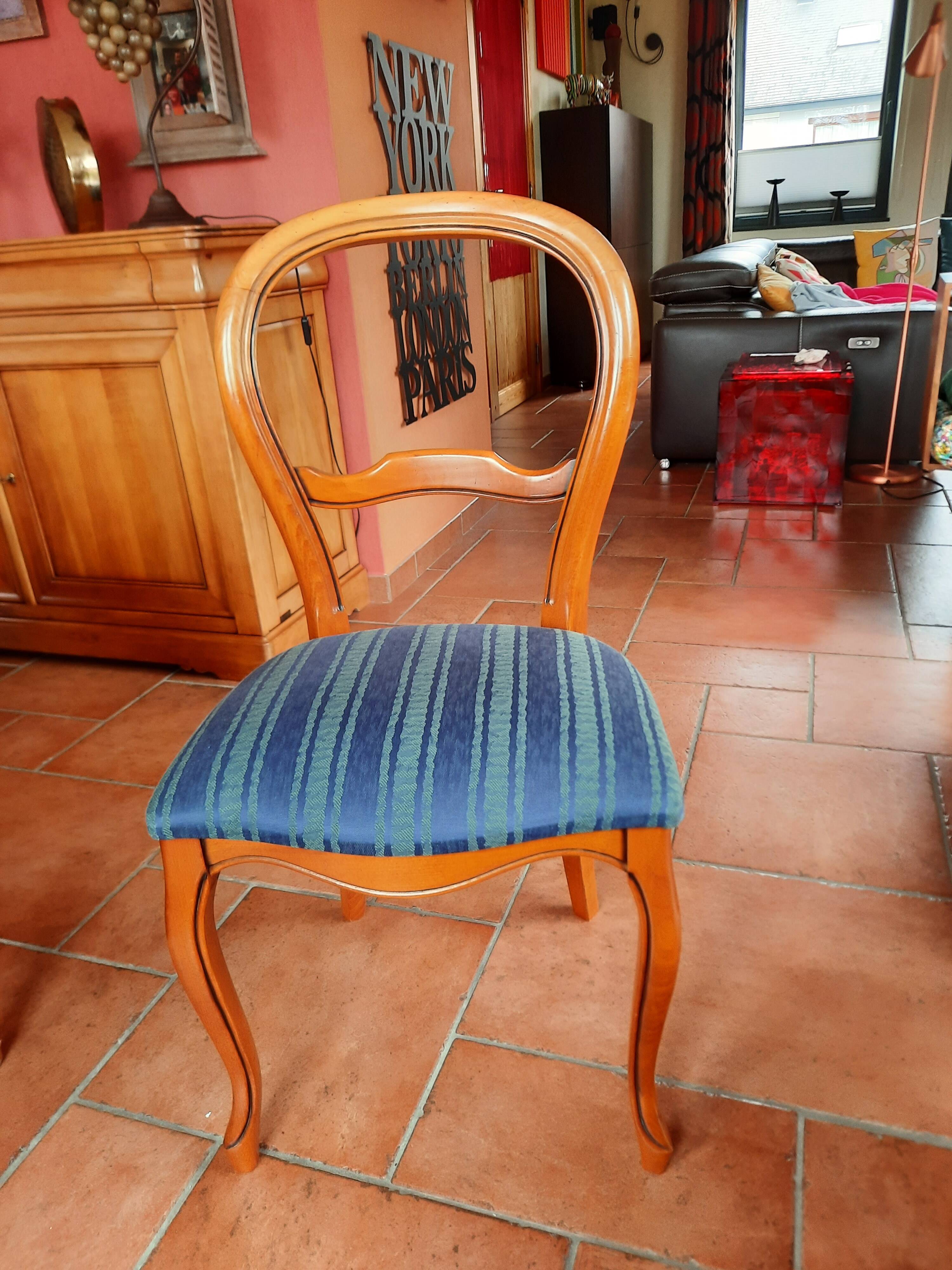 Dining table + 6 chairs in classic style (Louis-Philippe)