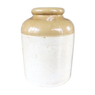 Two-tone sandstone bottle