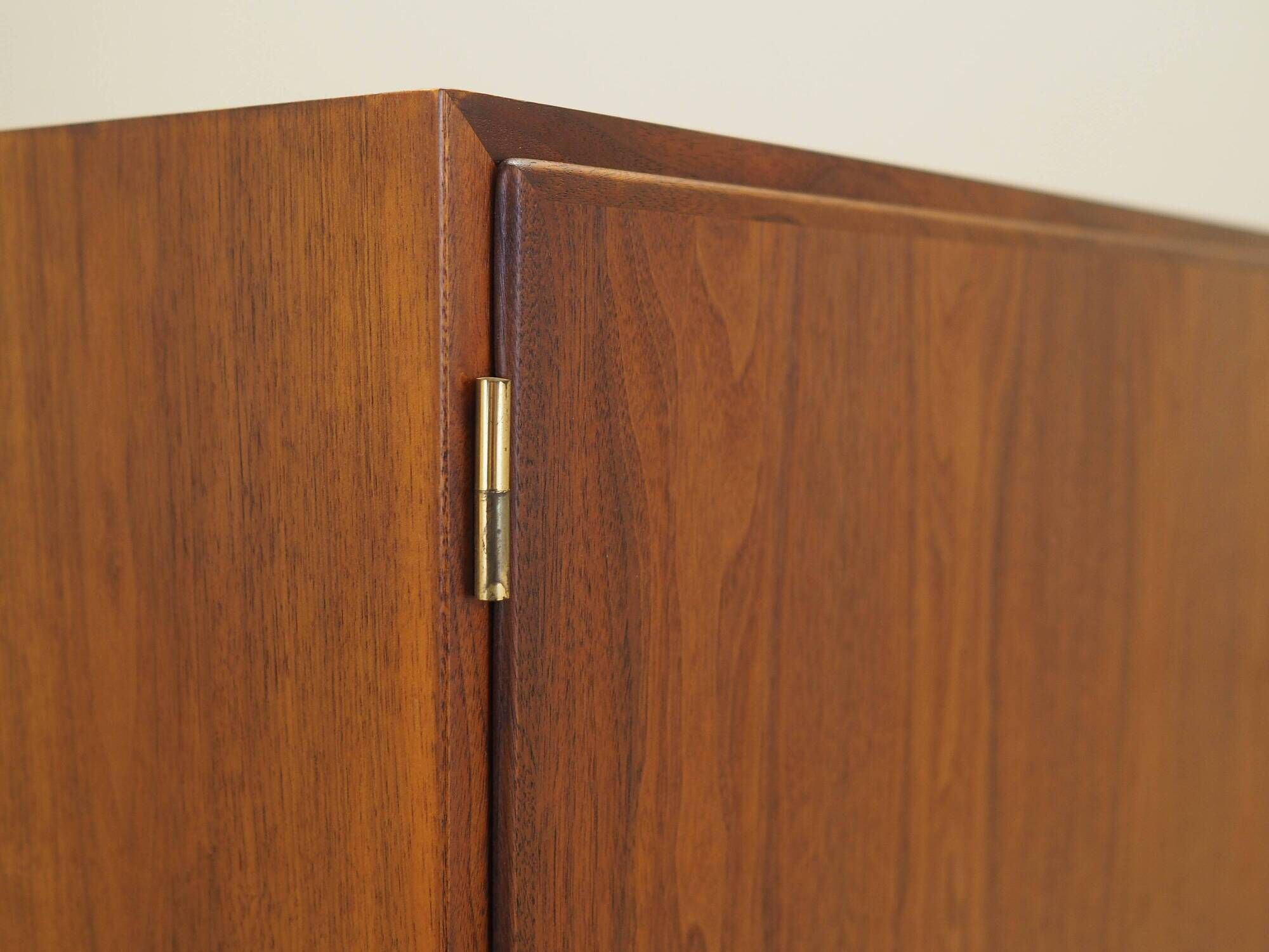Walnut cabinet, Danish design, 1970s, designer: Carlo Jensen, manufacturer:
