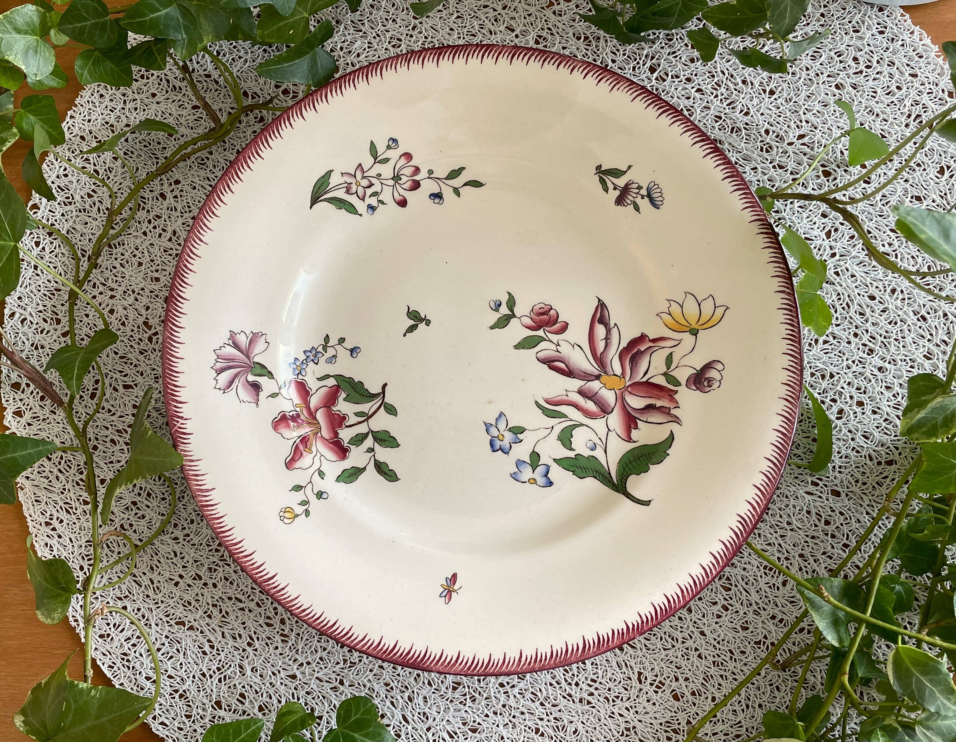 Antique Sarreguemines earthenware mignardise dish on a pedestal