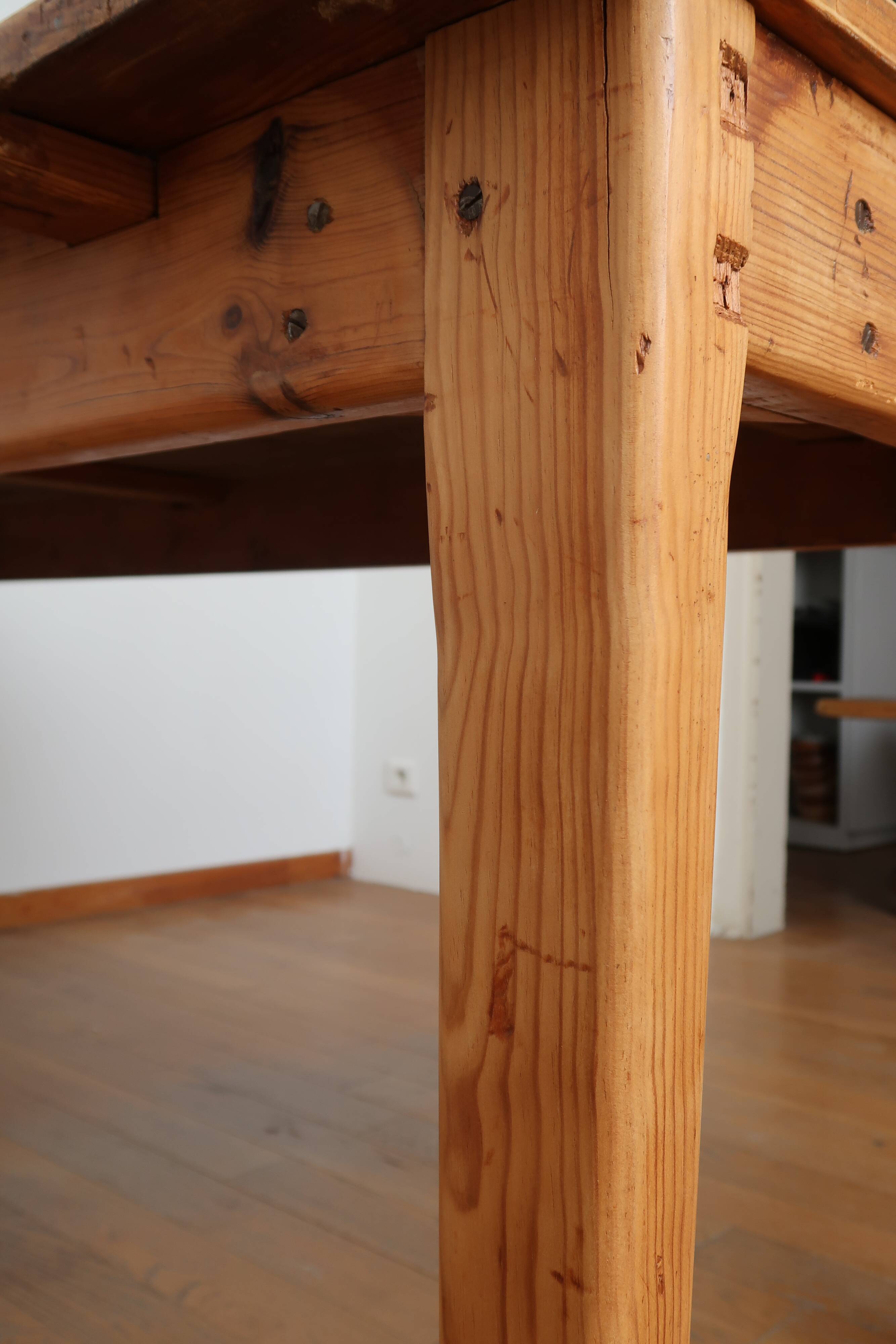 Light farmhouse table