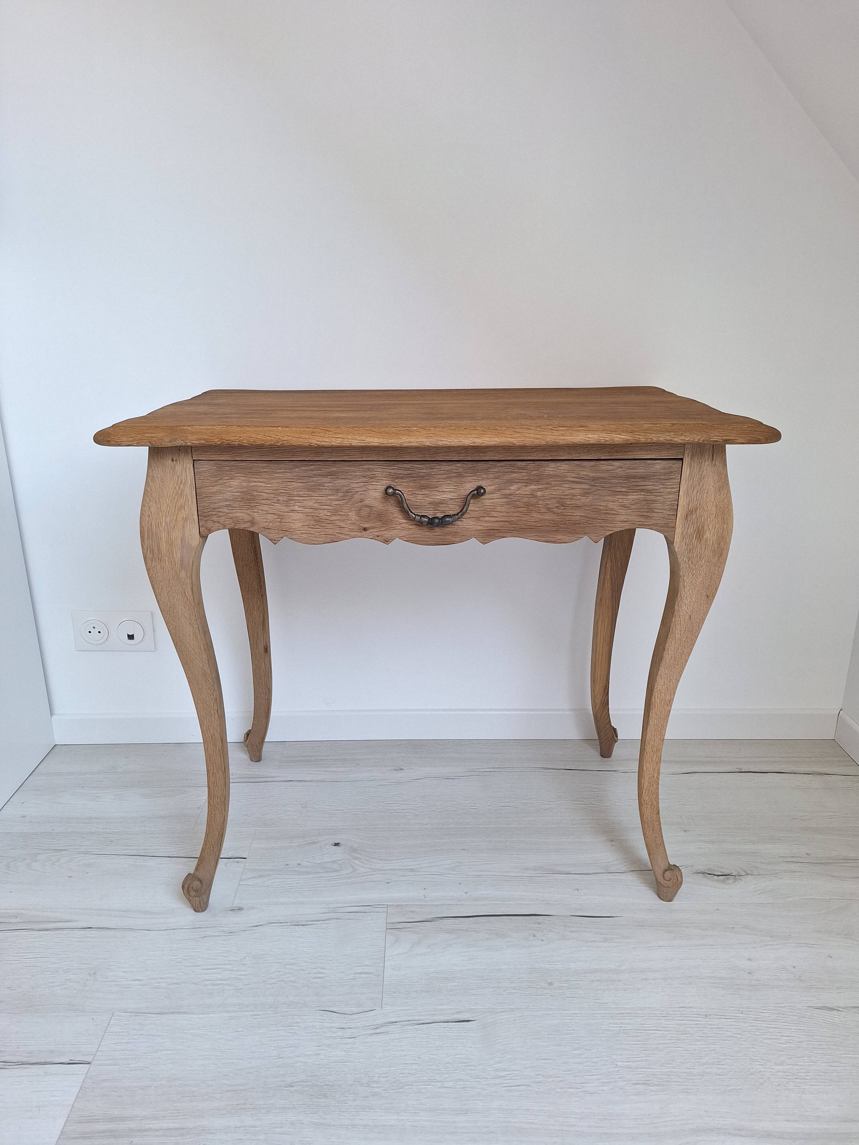 Occasional table, antique desk in solid oak in Louis XV style.