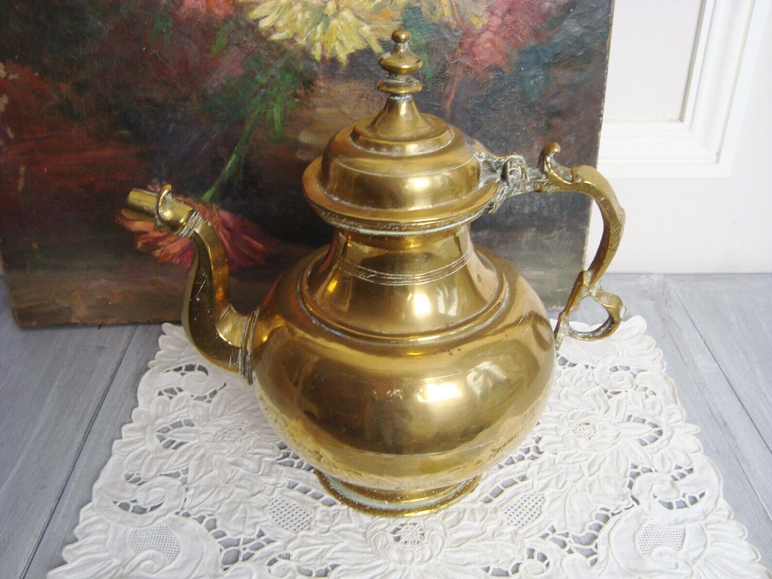 Vintage teapot signed brass decoration of North African style