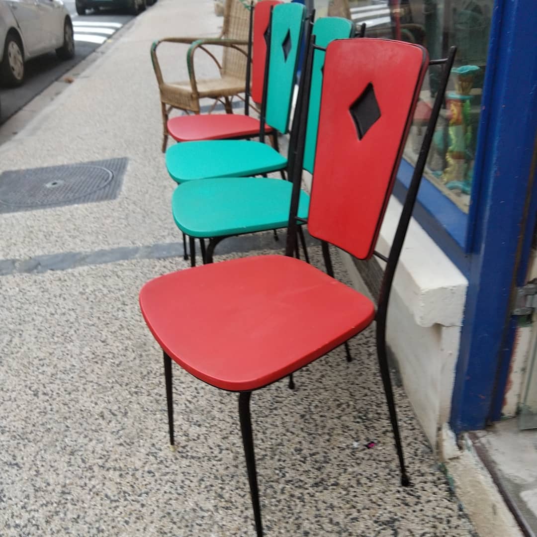 Set of 4 iron chairs