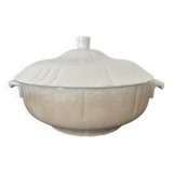White iron clay soup tureen Moulin des Loups & Hamage Nord