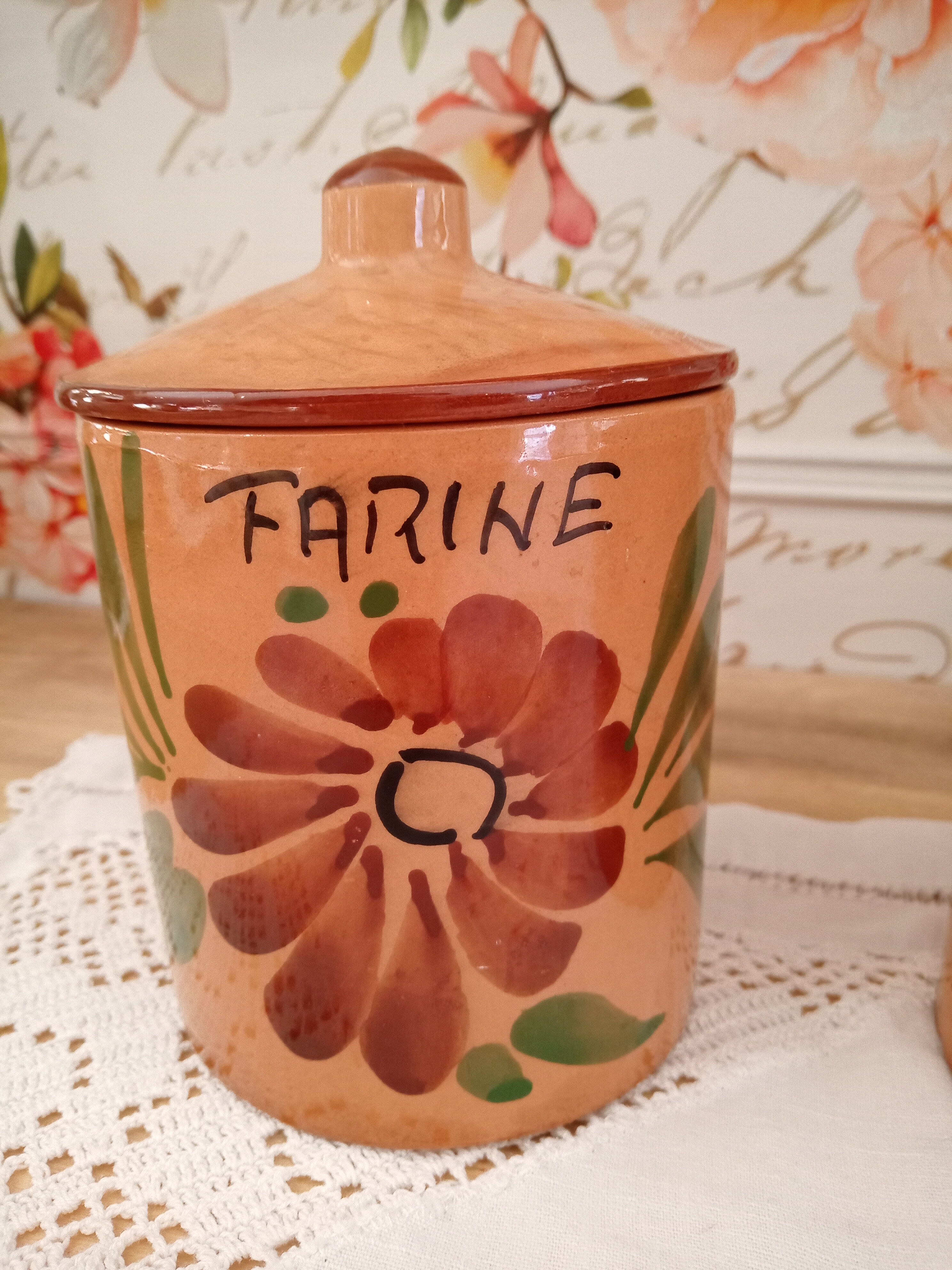 Set of 4 vintage kitchen pots in terracotta decoration daisy