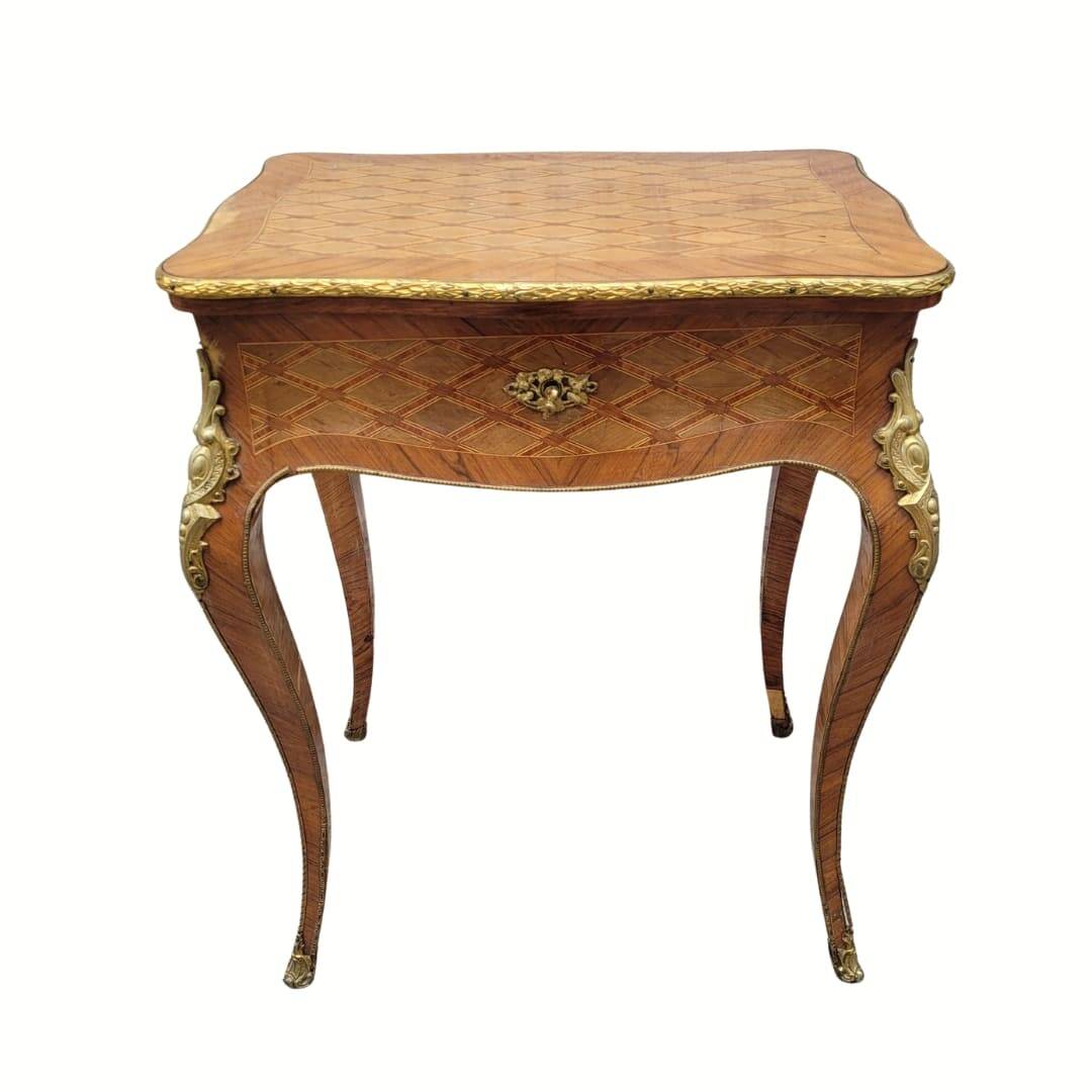 Coiffeuse, coiffeuse en marqueterie de bois et ormolou, Napoléon III, France XIXe siècle