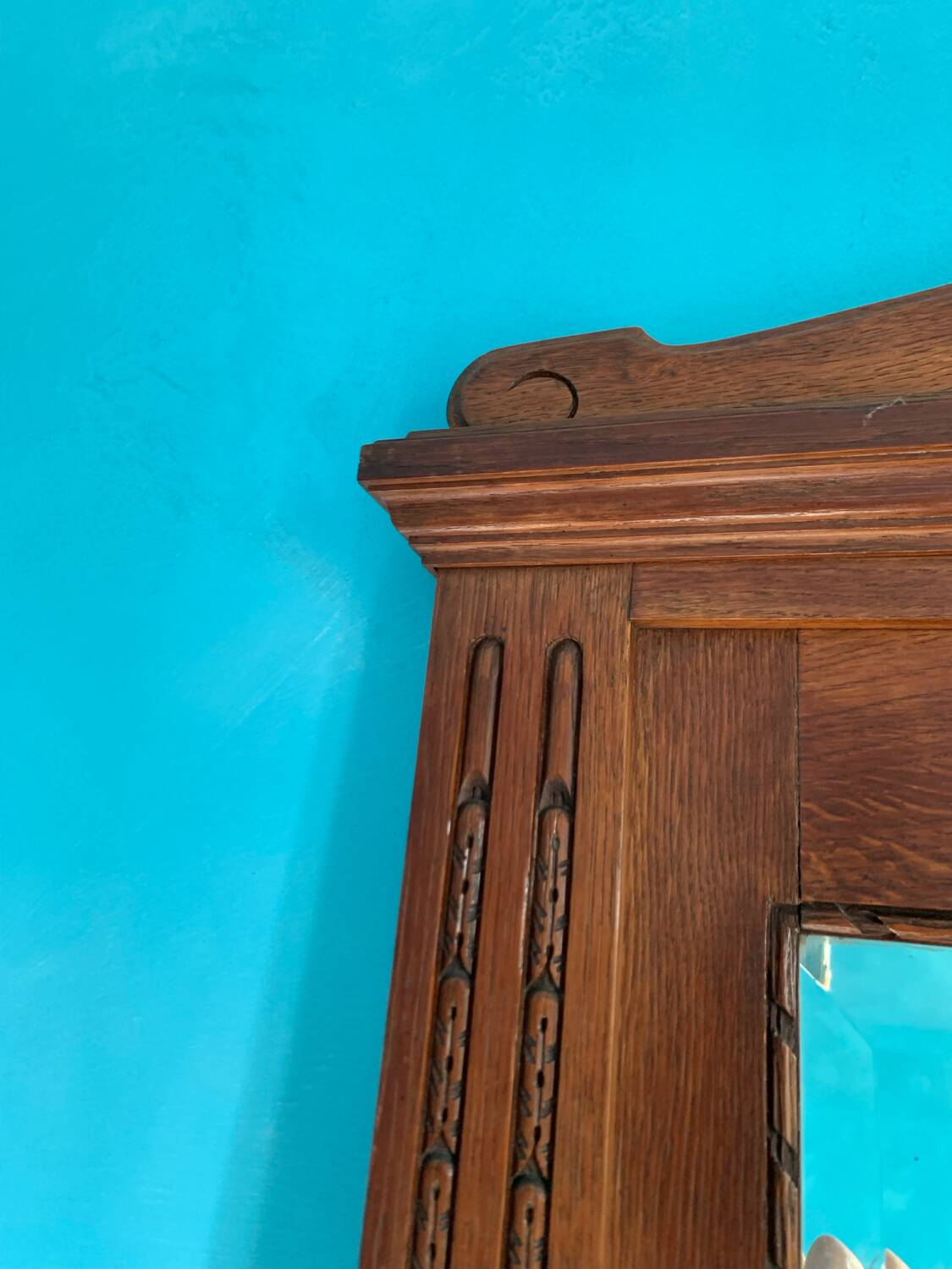 Antique carved solid wood buffet mirror, late 19th century.