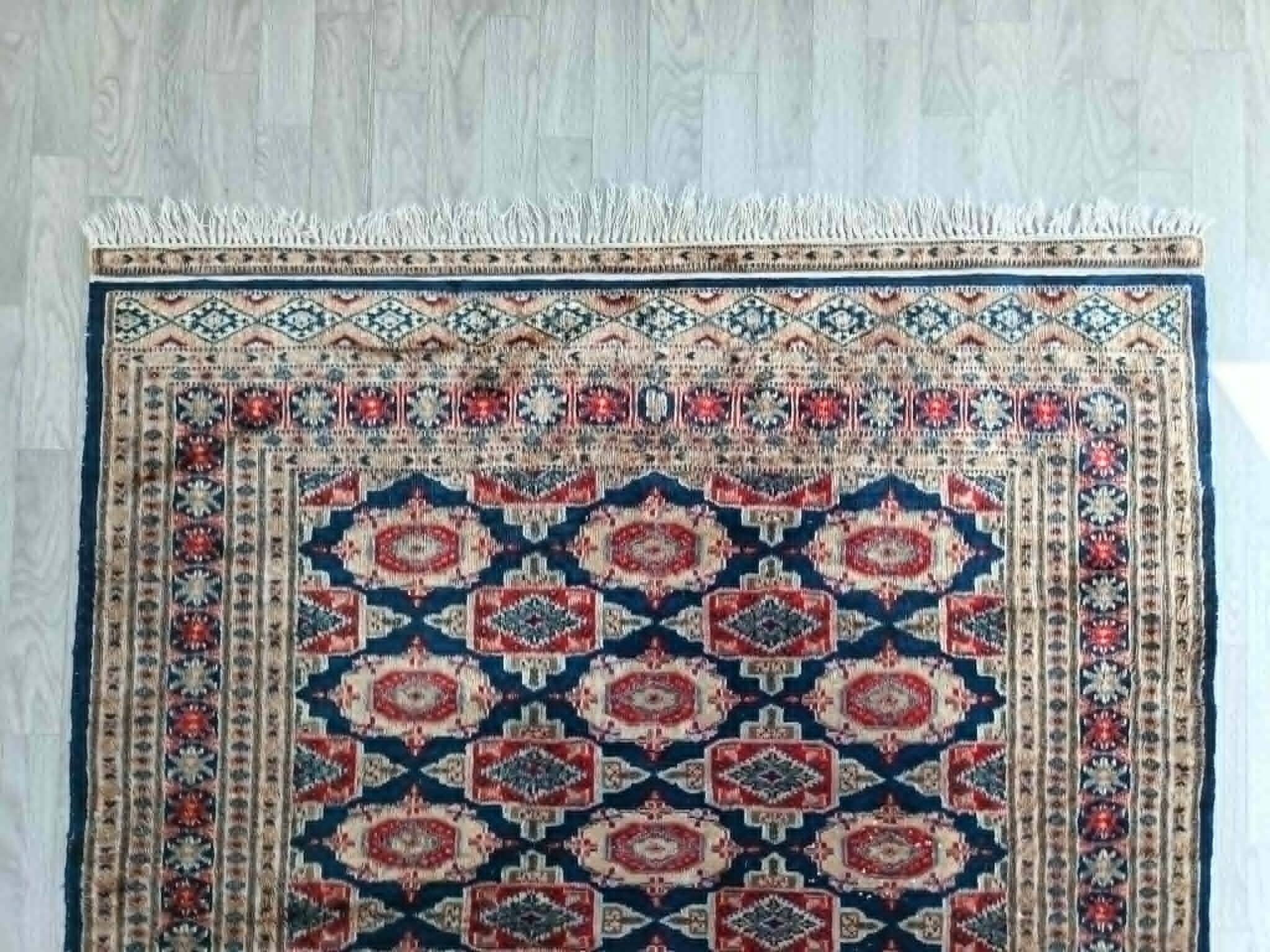 Tapis pakistanais fait main
