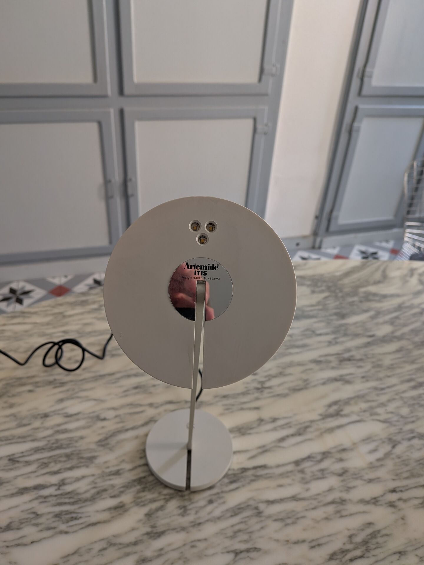 Lampe Itis de Naoto Fukasawa pour Artemide