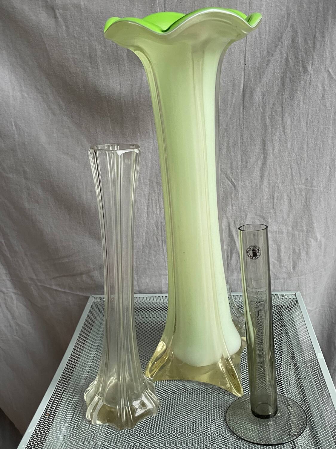 Vintage apple green opaline soliflore vase