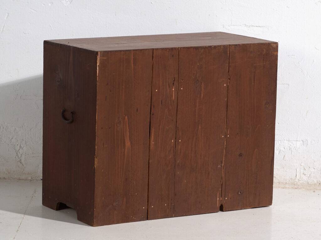 Small antique Japanese cabinet with sliding doors – Showa period (c. 1926-1945) #47