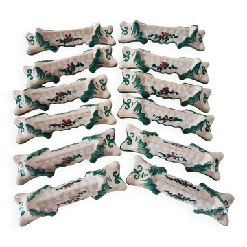 Lot de 12 porte-couteaux vintage en faïence signés forah