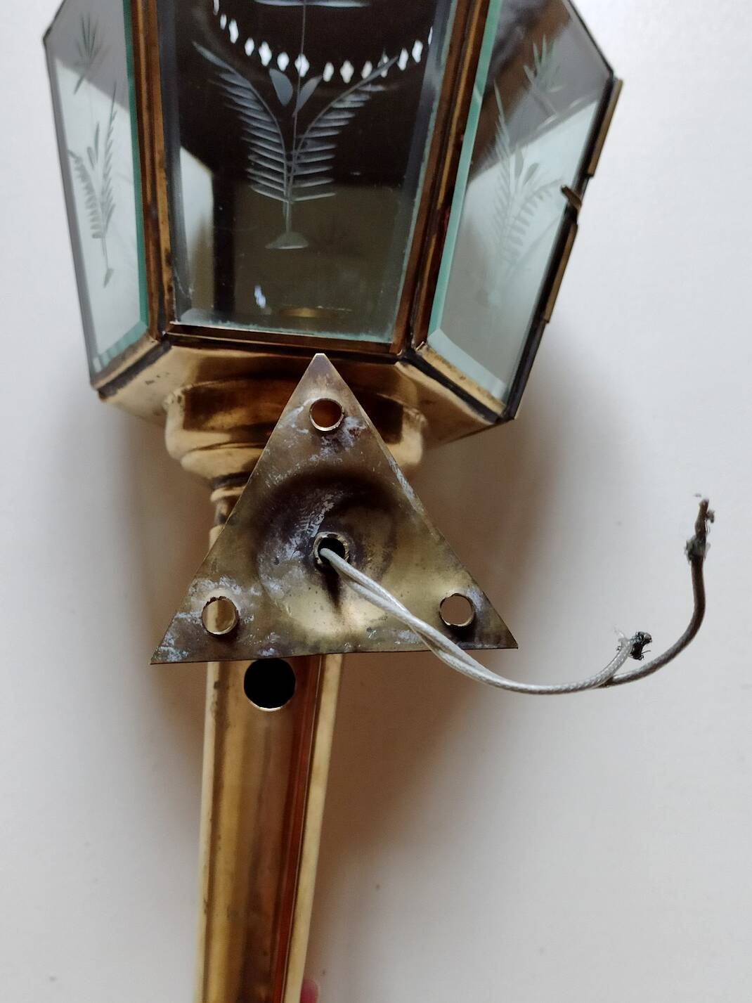 Electrified wall lamp cab lantern brass old engraved glass