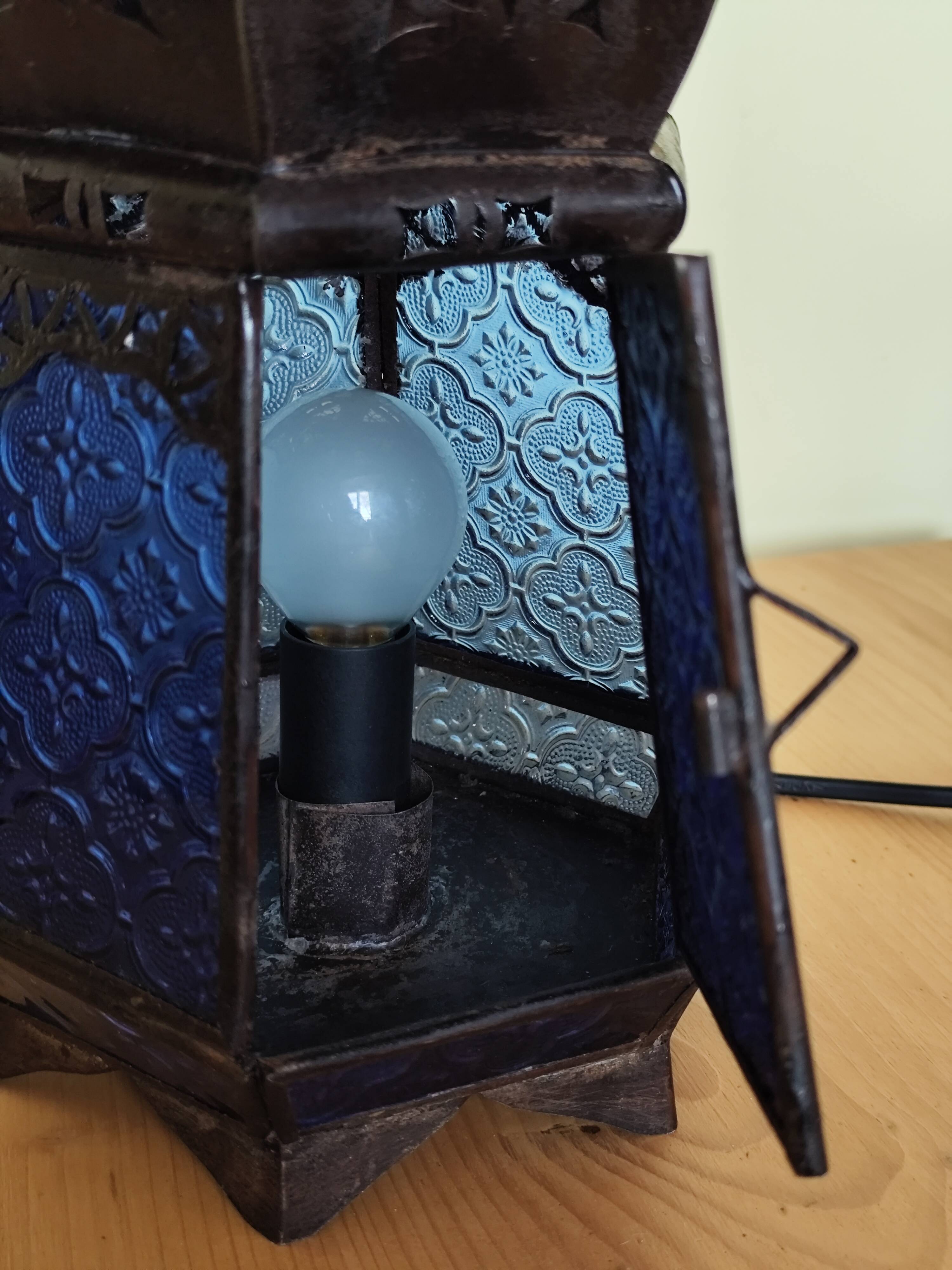 Blue hexagonal Moroccan lantern table lamp