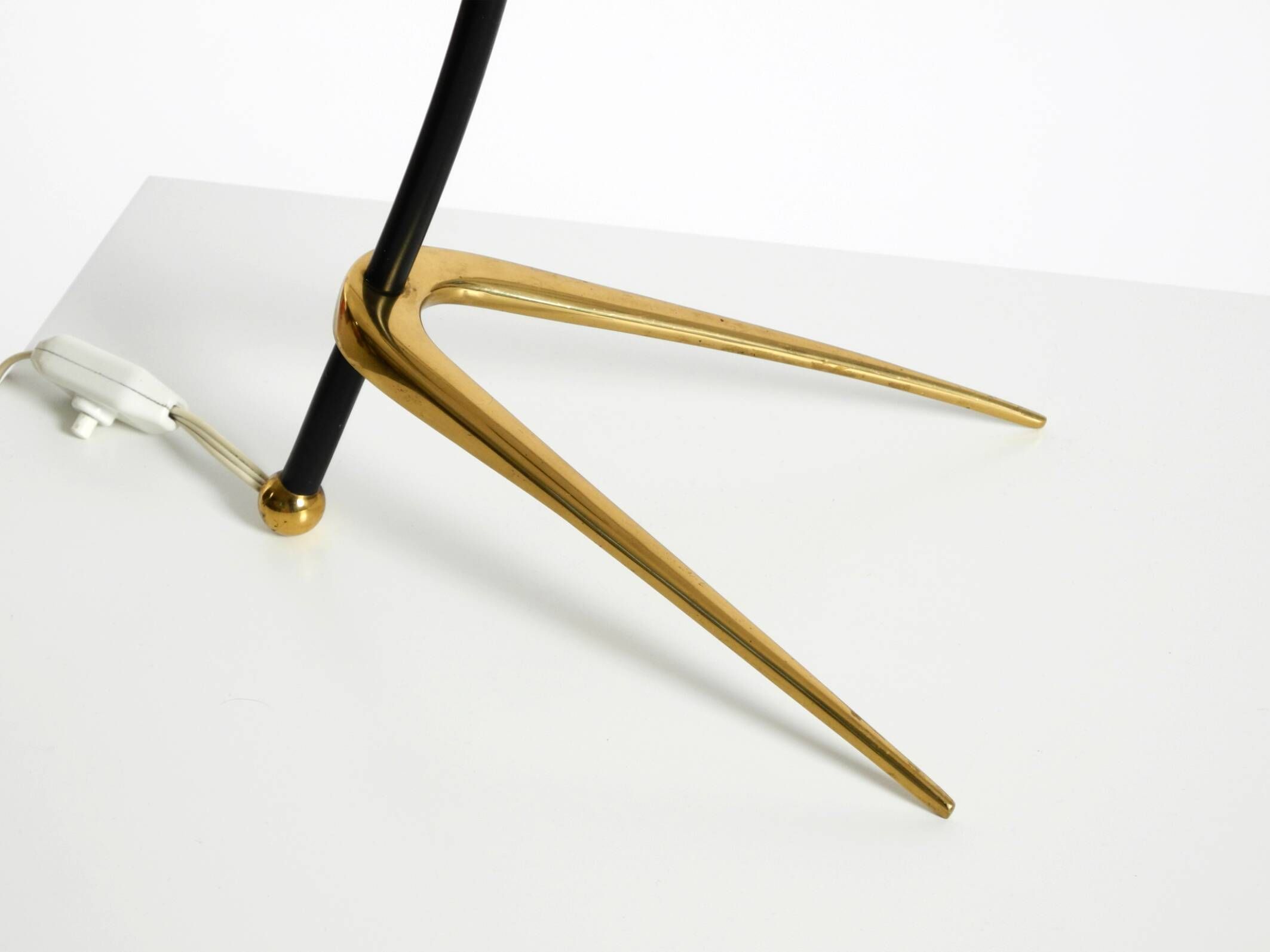 Large Kalmar Mid-Century tripod brass table lamp with a new fabric shade