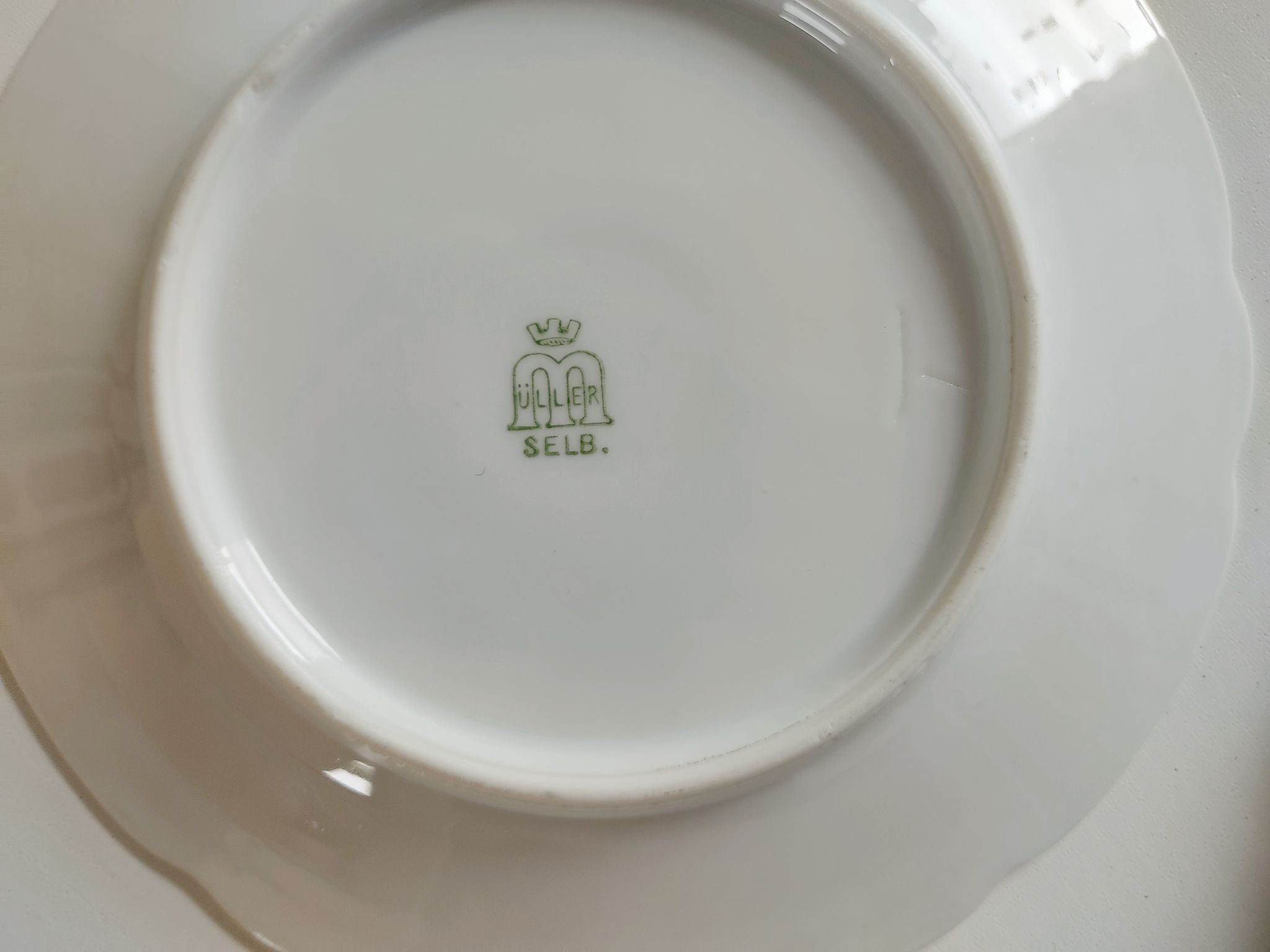 Set of 7 Muller Selb dessert plates