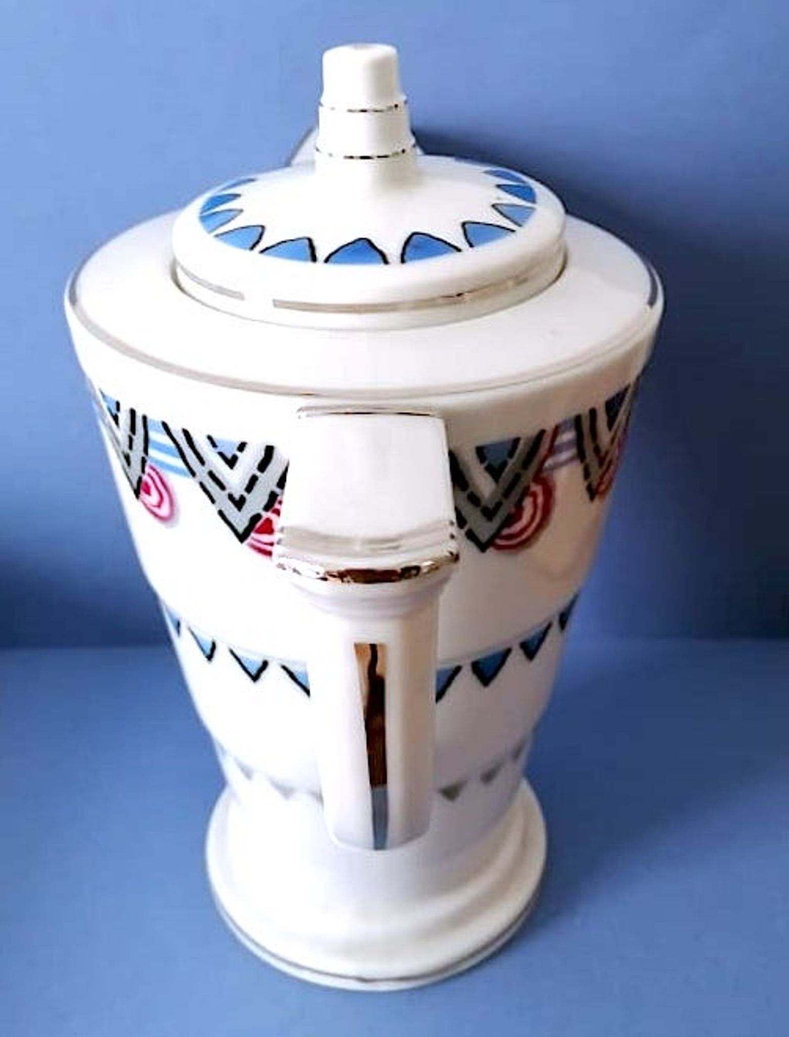 Théière en porcelaine de Limoges à décor géométrique