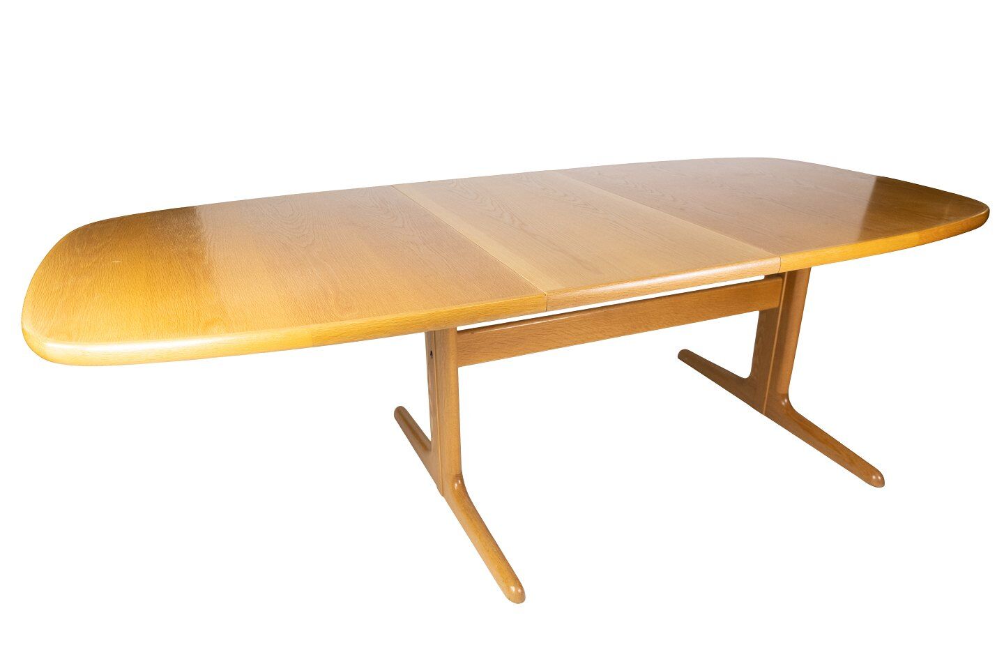 Dining table in oak of danish design manufactured by Skovby Furniture Factory from the 1960s.