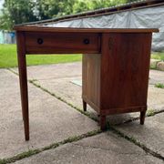 Bureau Art Déco en noyer, années 1930