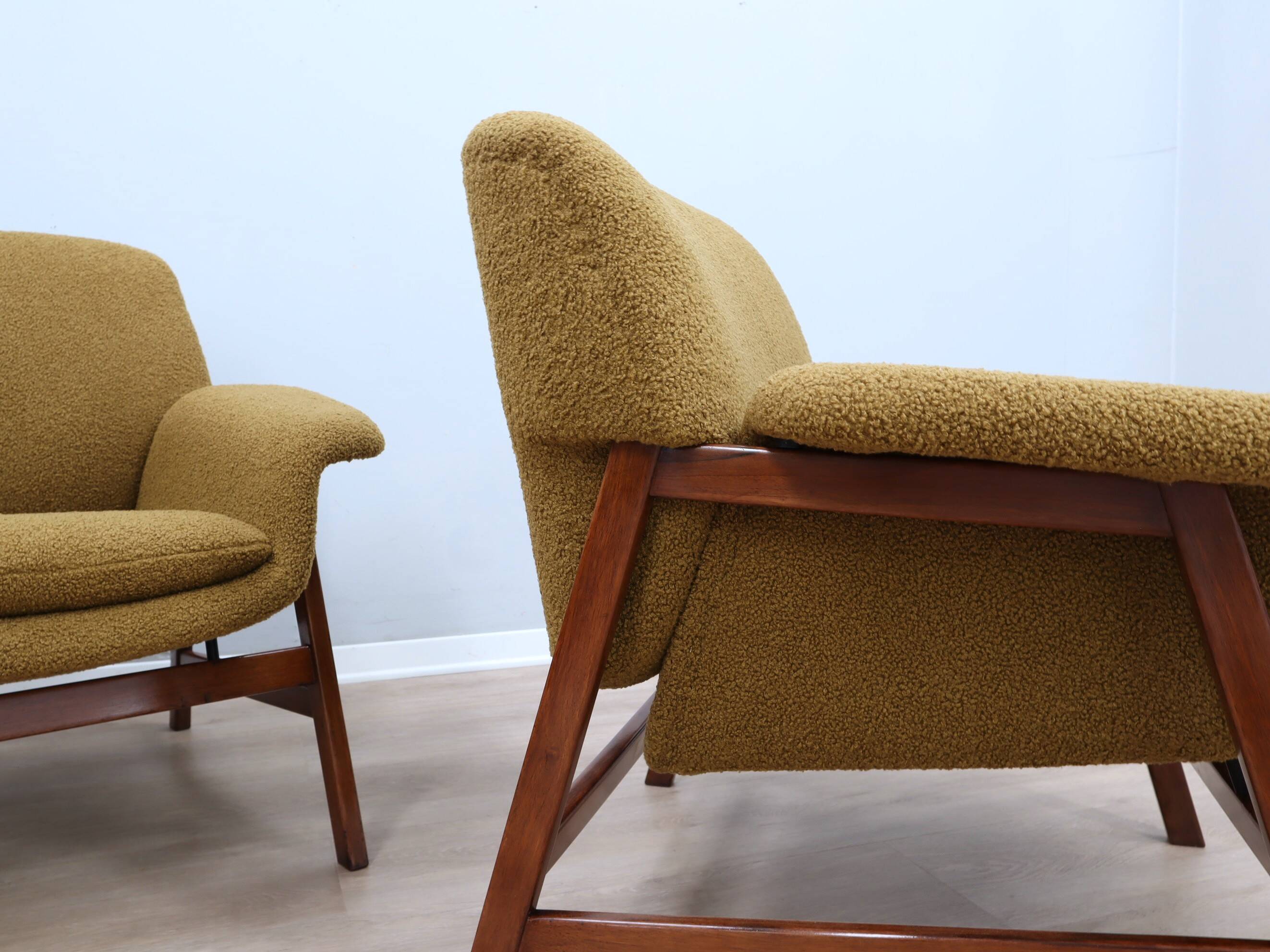 Pair 849 armchairs Gianfranco Frattini for Cassina Meda 1950s