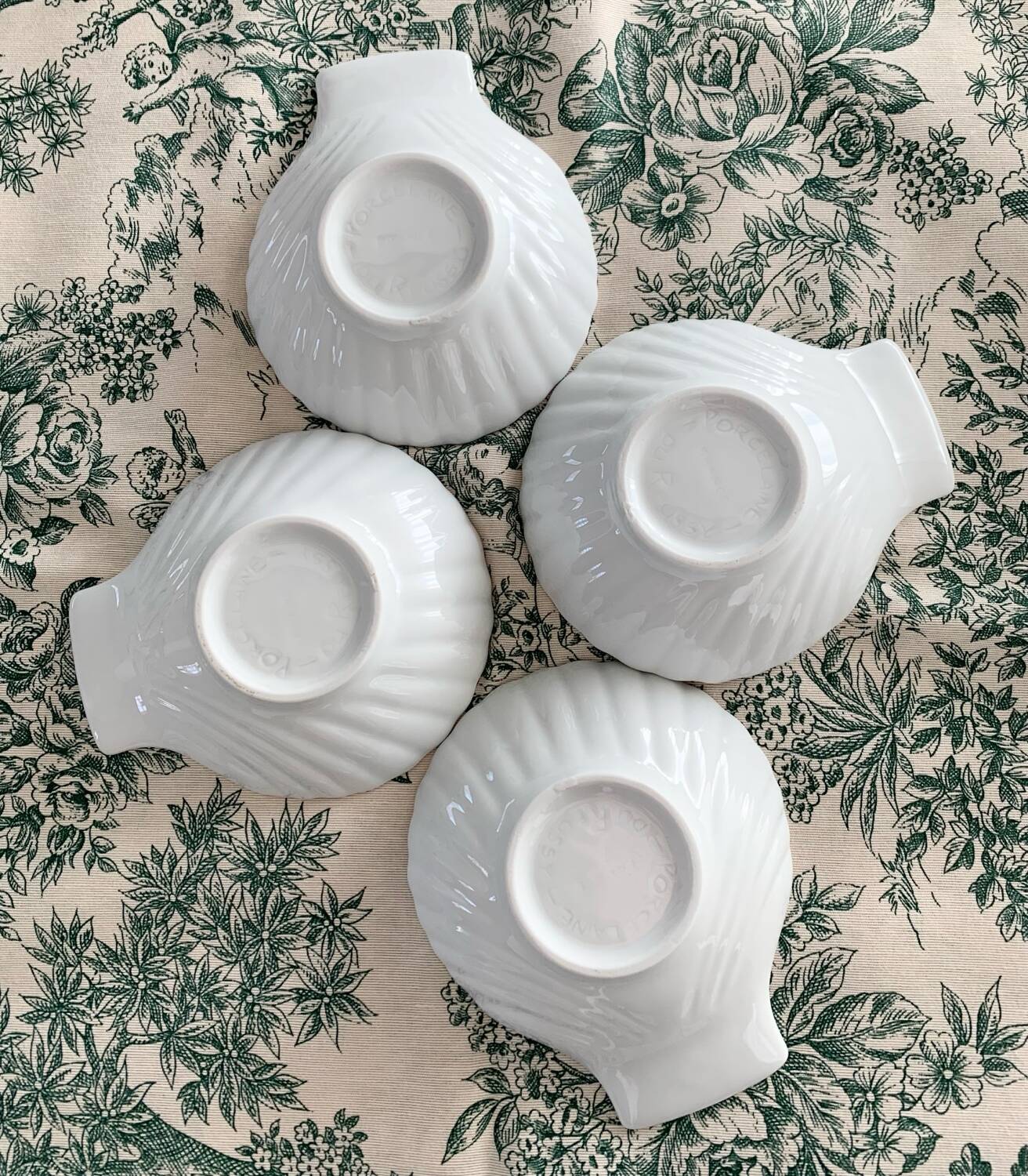 Shell bowls Reussy porcelain