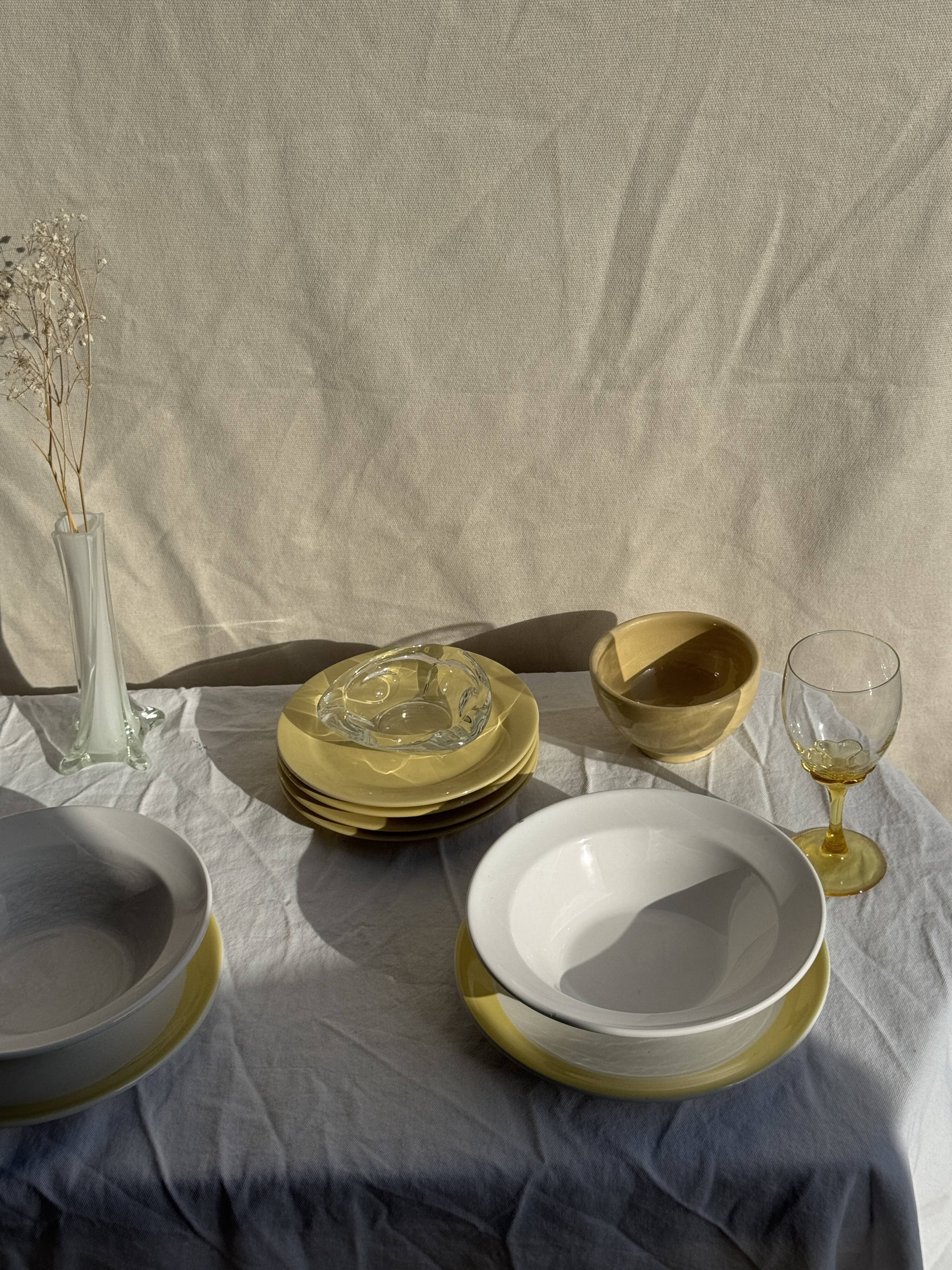 Set of 6 modern yellow dessert plates D19