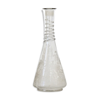 Bouteille spirale carafe ancienne en verre taillé et décoré