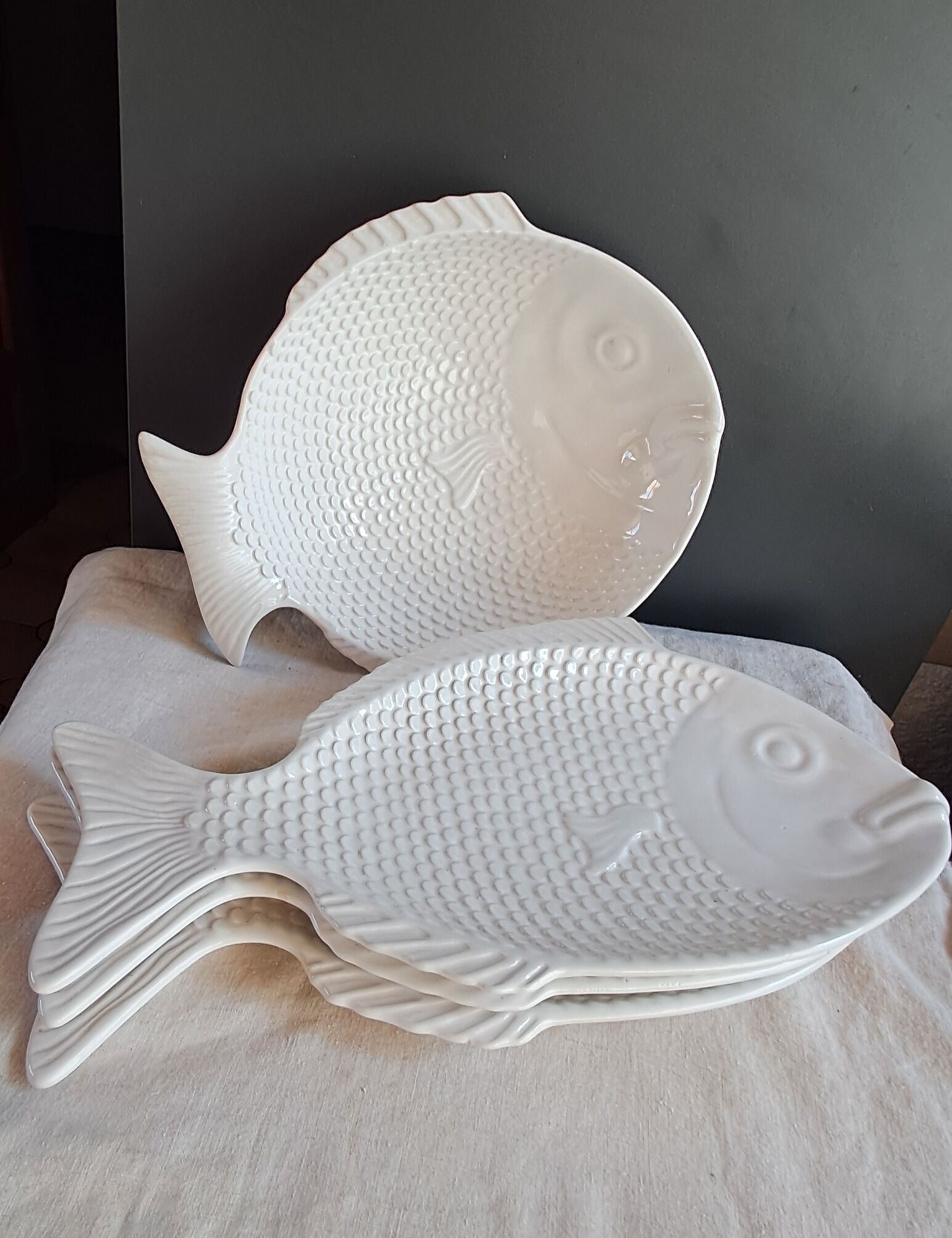 Vintage white ceramic fish serving set – Set of 4 pieces