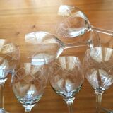 Set of 8 glasses of chiseled wine
