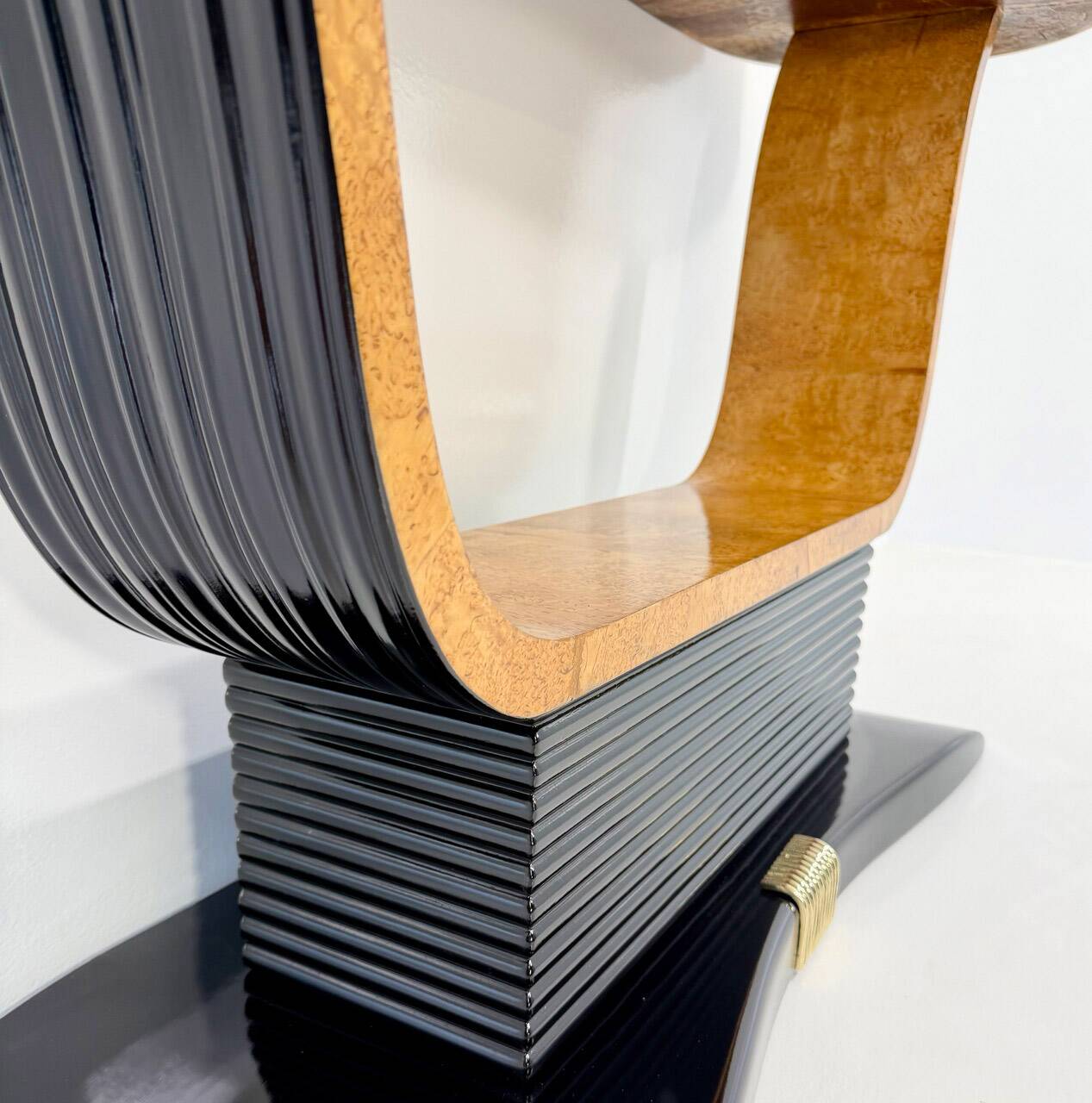 Italian Art Deco Console in Birch Burl and Black Lacquer, Attr. to Borsani, 40s