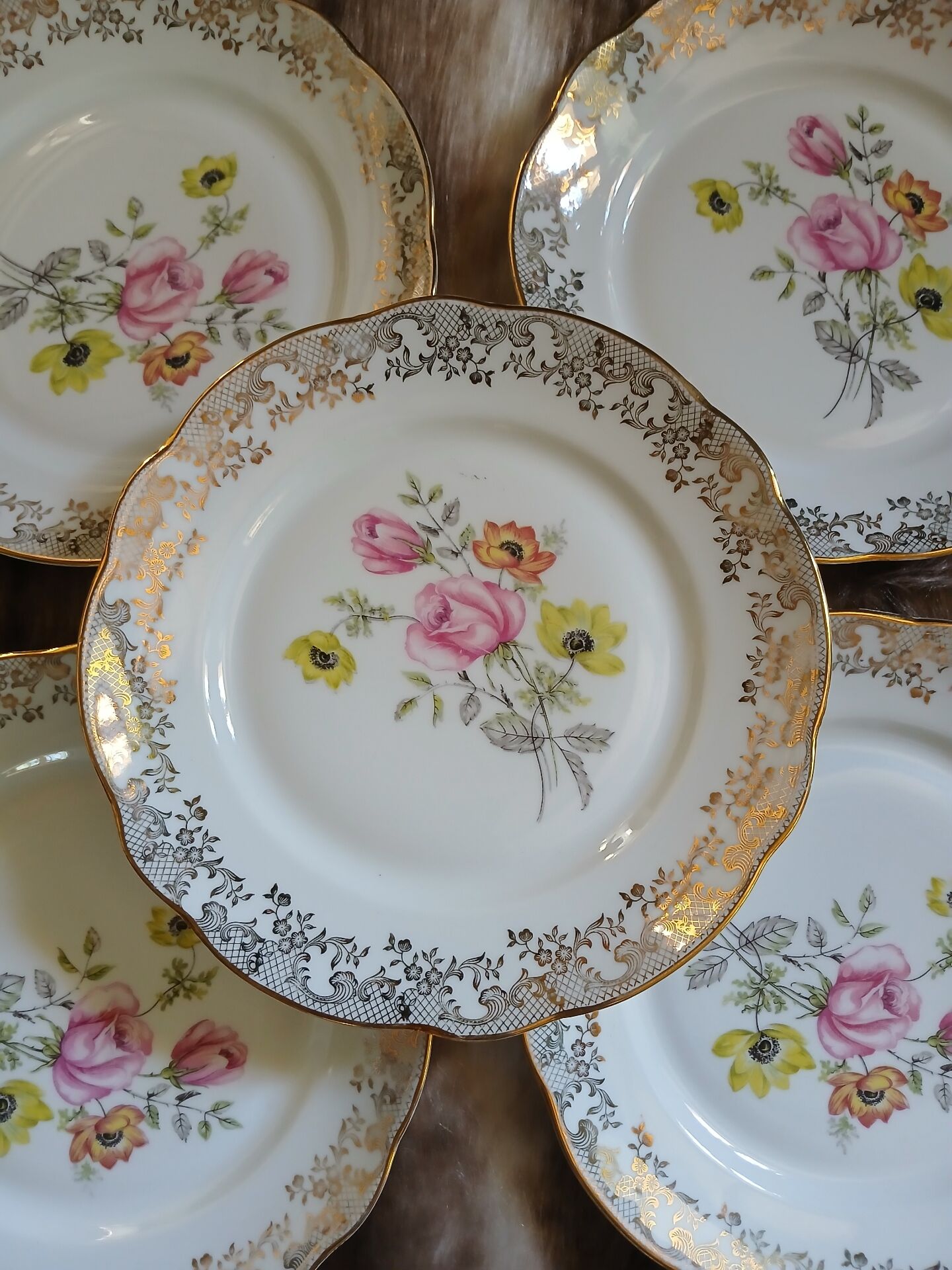 21 mismatched vintage dessert plates