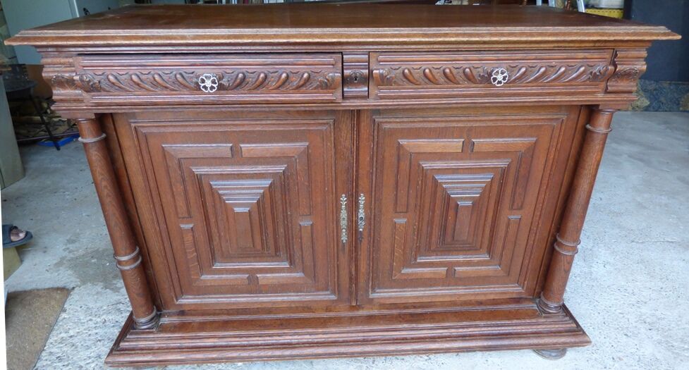 Low cabinet two doors two drawers Henry II style