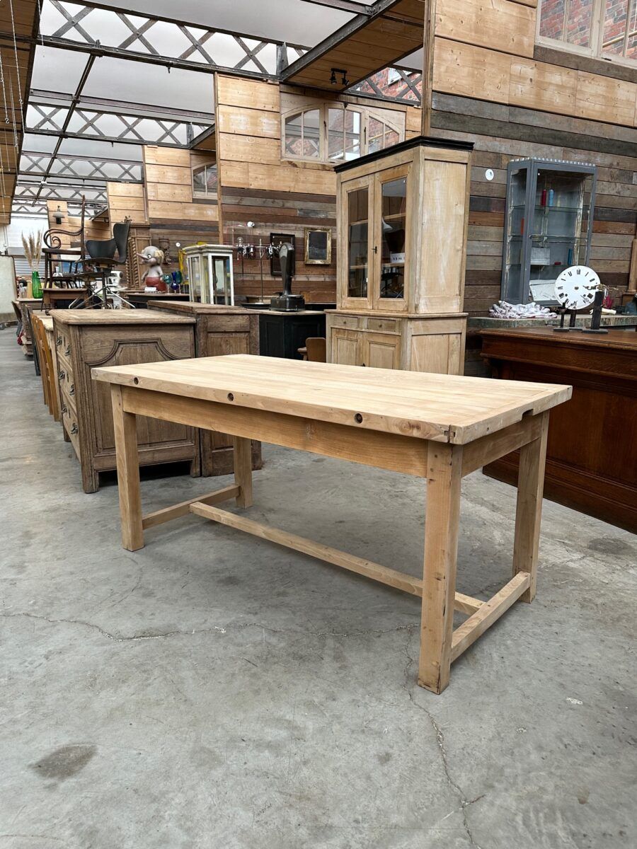 Butcher's table in solid beech wood
