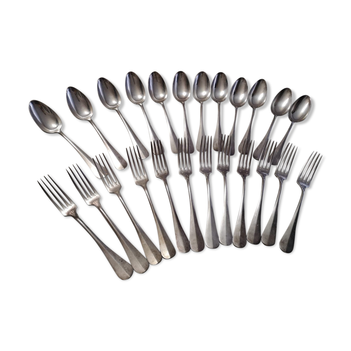 Vintage housewife of 24 covered white metal in their case